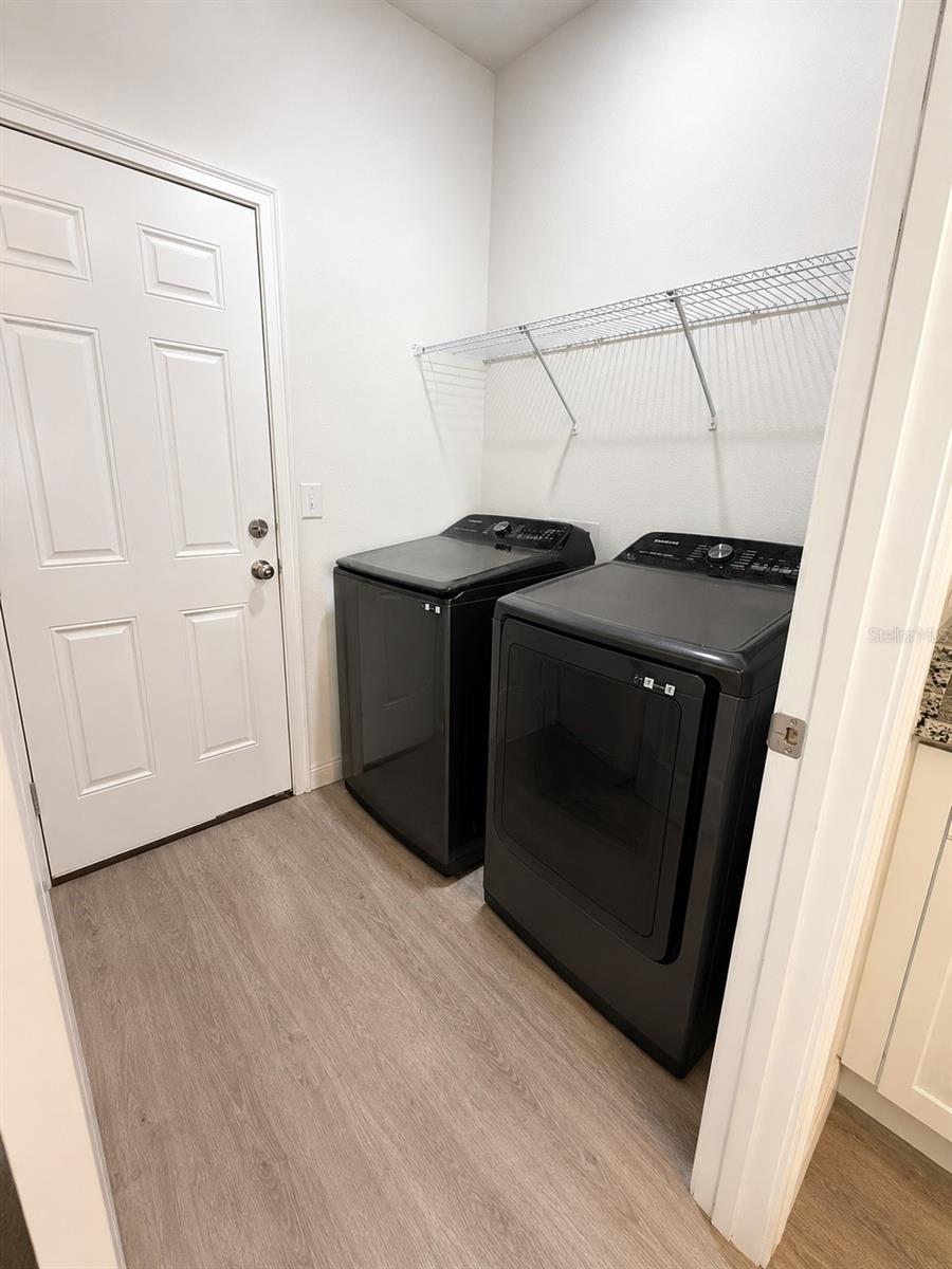 301 Michigan Pl Property Photo 10