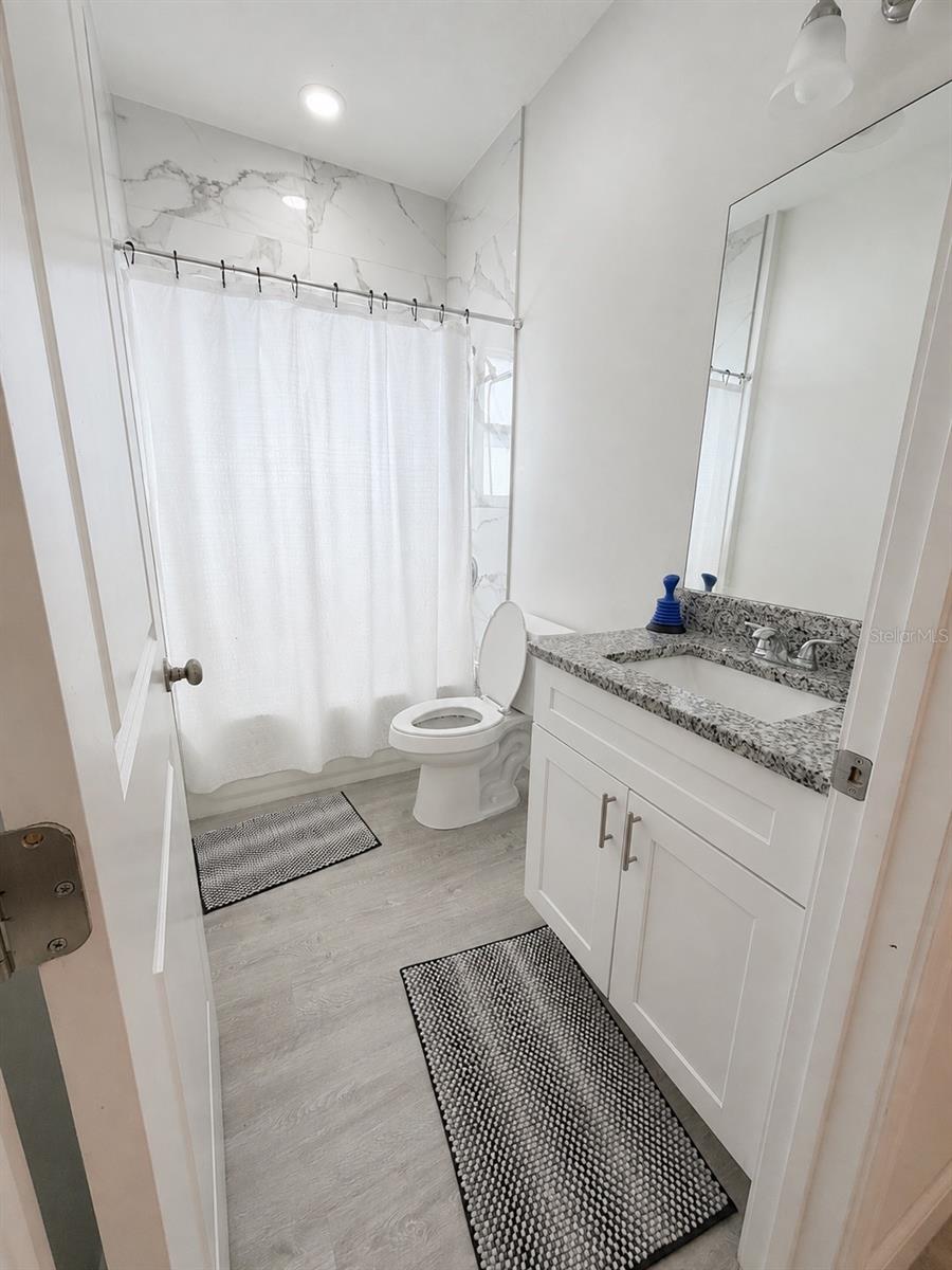 301 Michigan Pl Property Photo 11