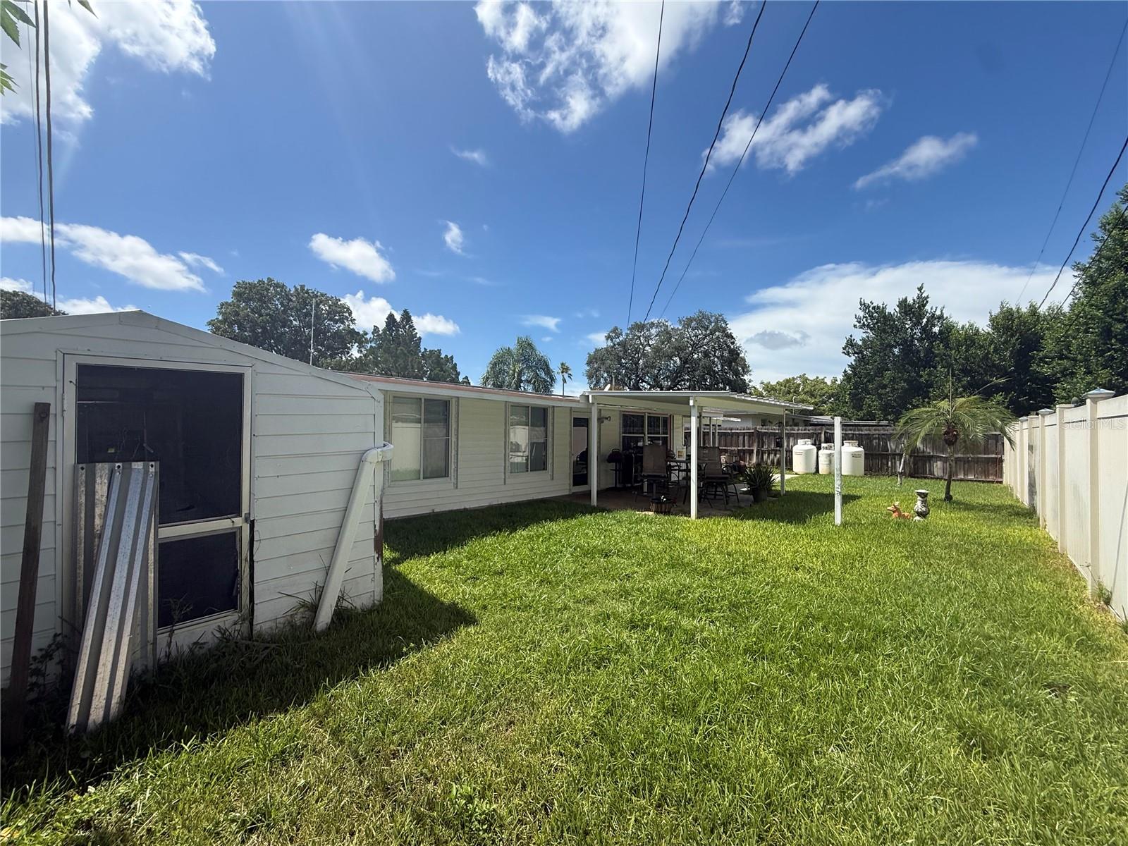 1650 Aqua Ln Property Photo 4