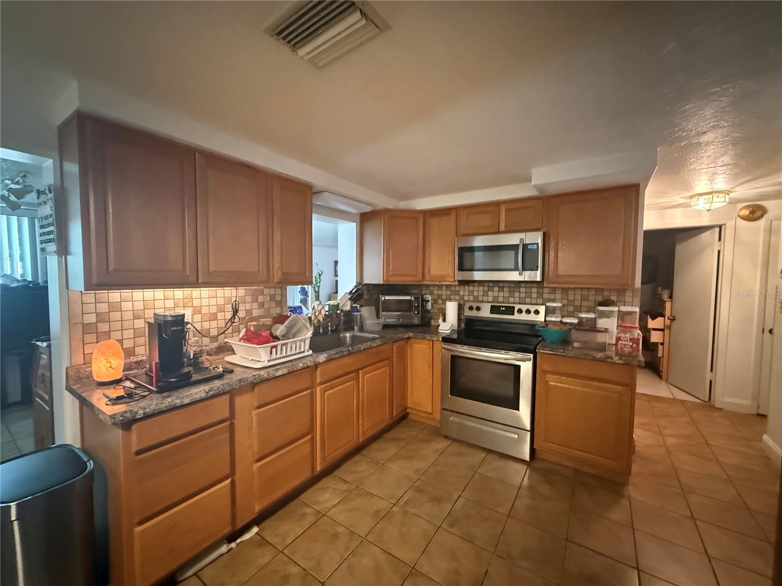 1650 Aqua Ln Property Photo 7