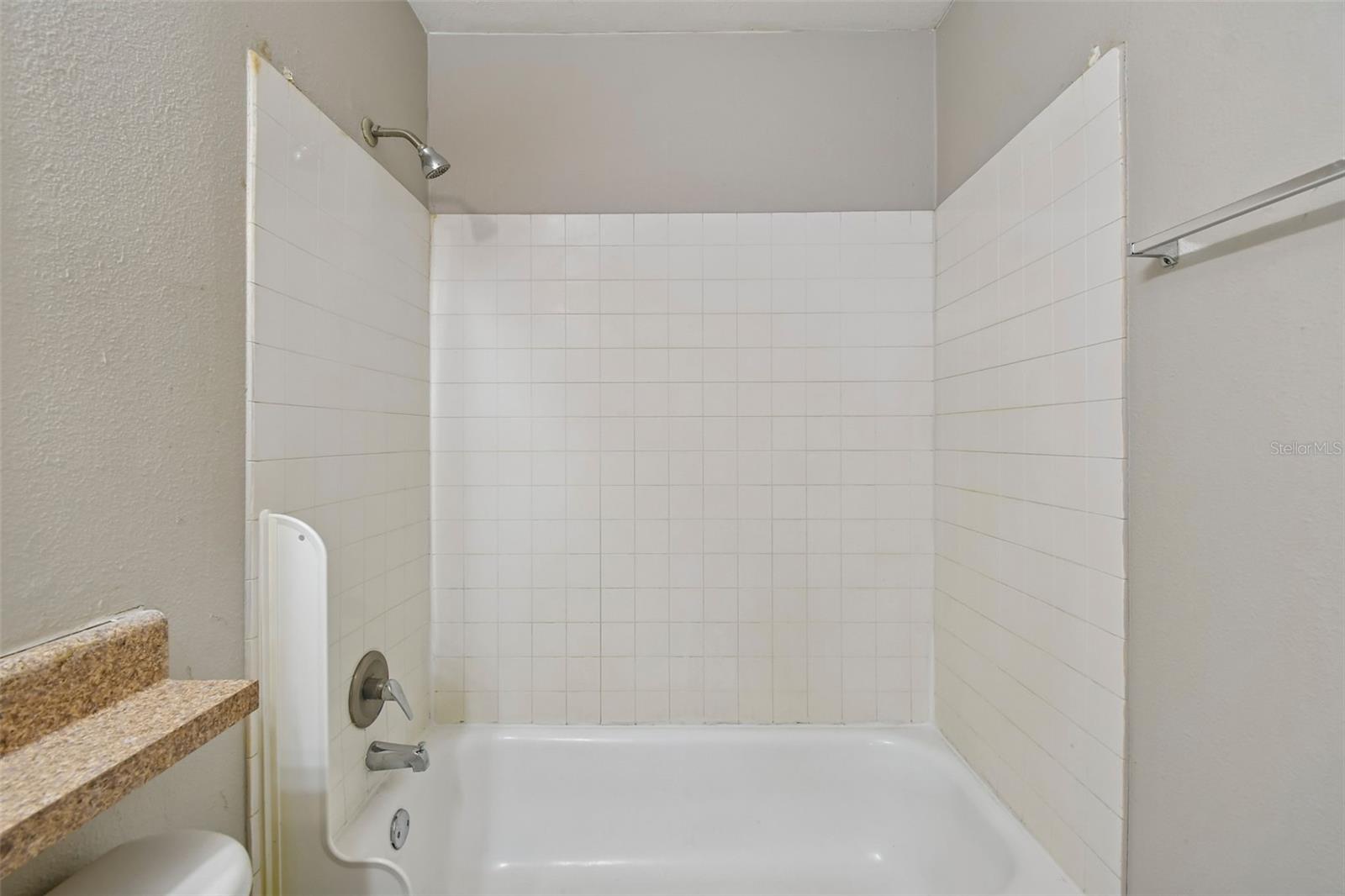 1695 Lee Rd #e215 Property Photo 28