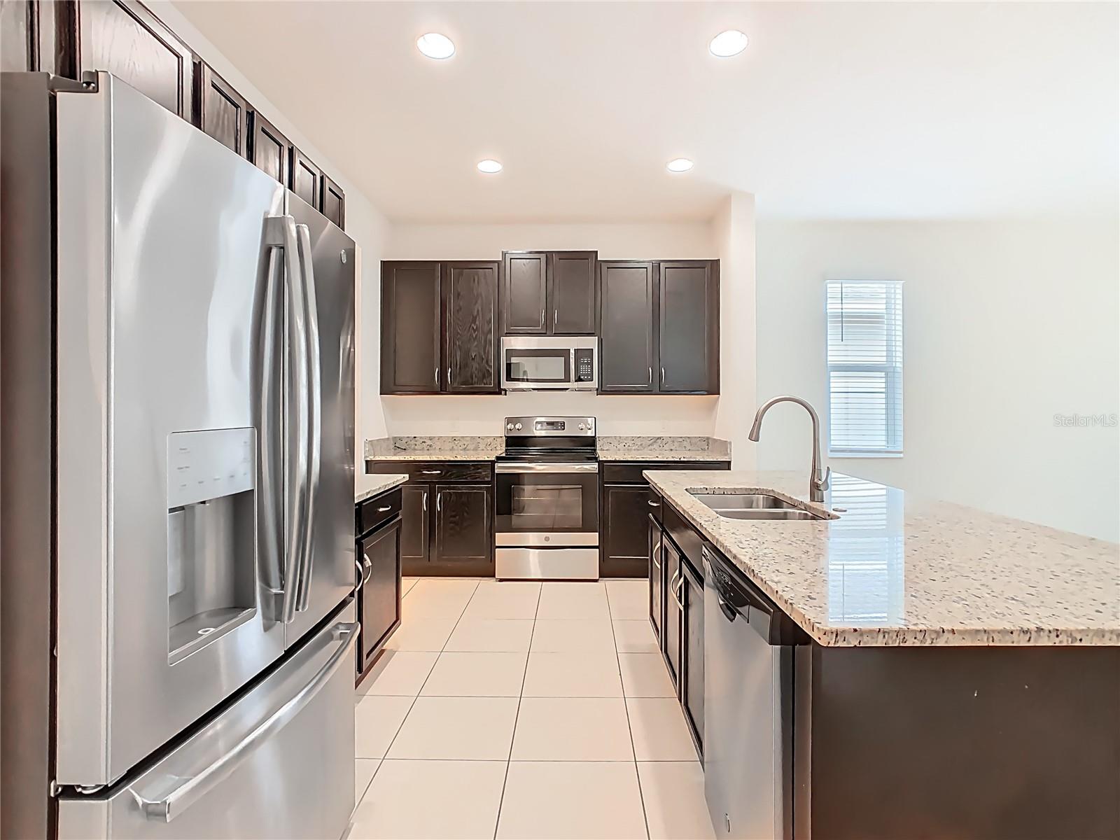 O6434753 Property Photo 8