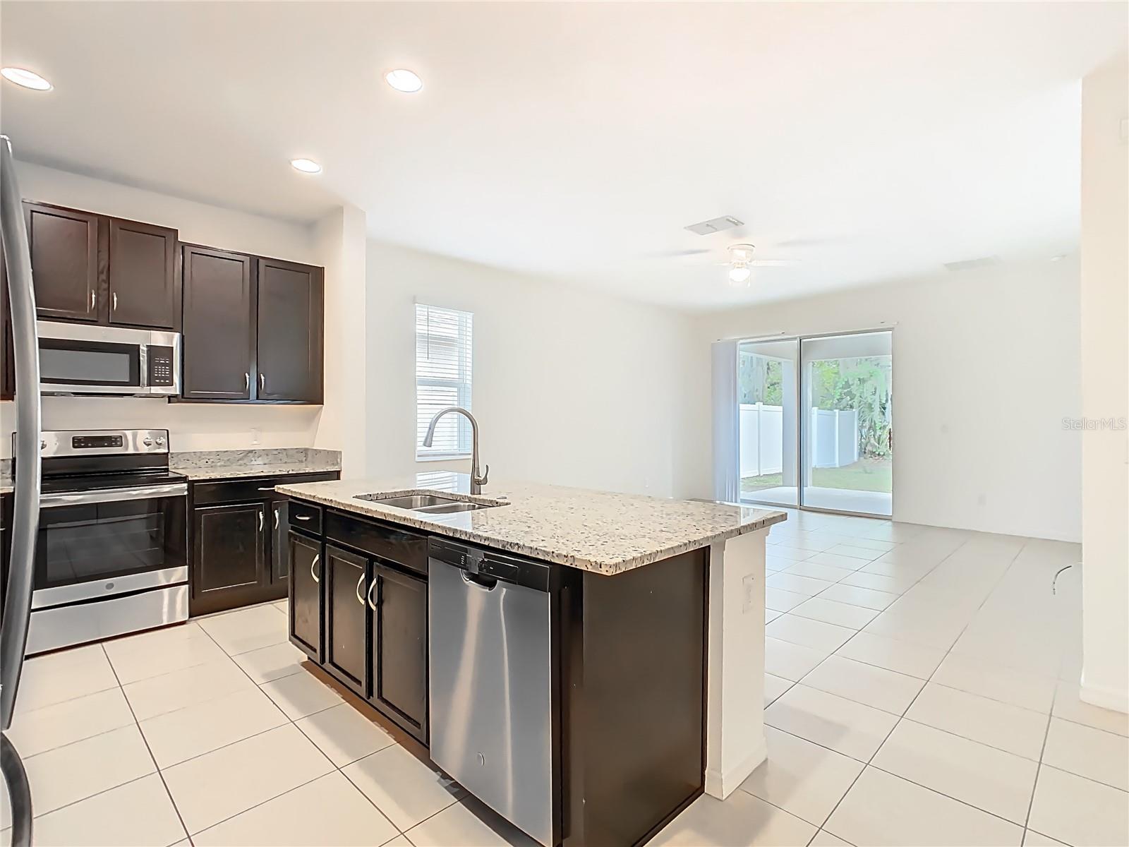 O6434753 Property Photo 9