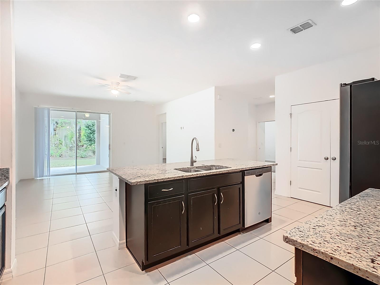 O6434753 Property Photo 10