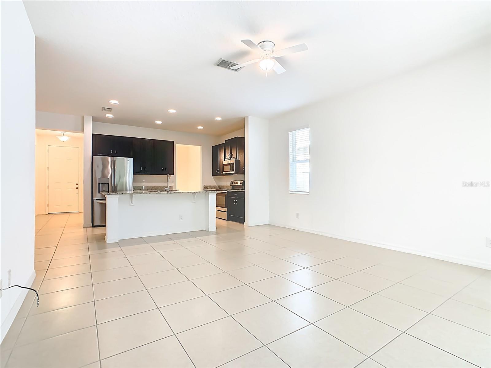 O6434753 Property Photo 12