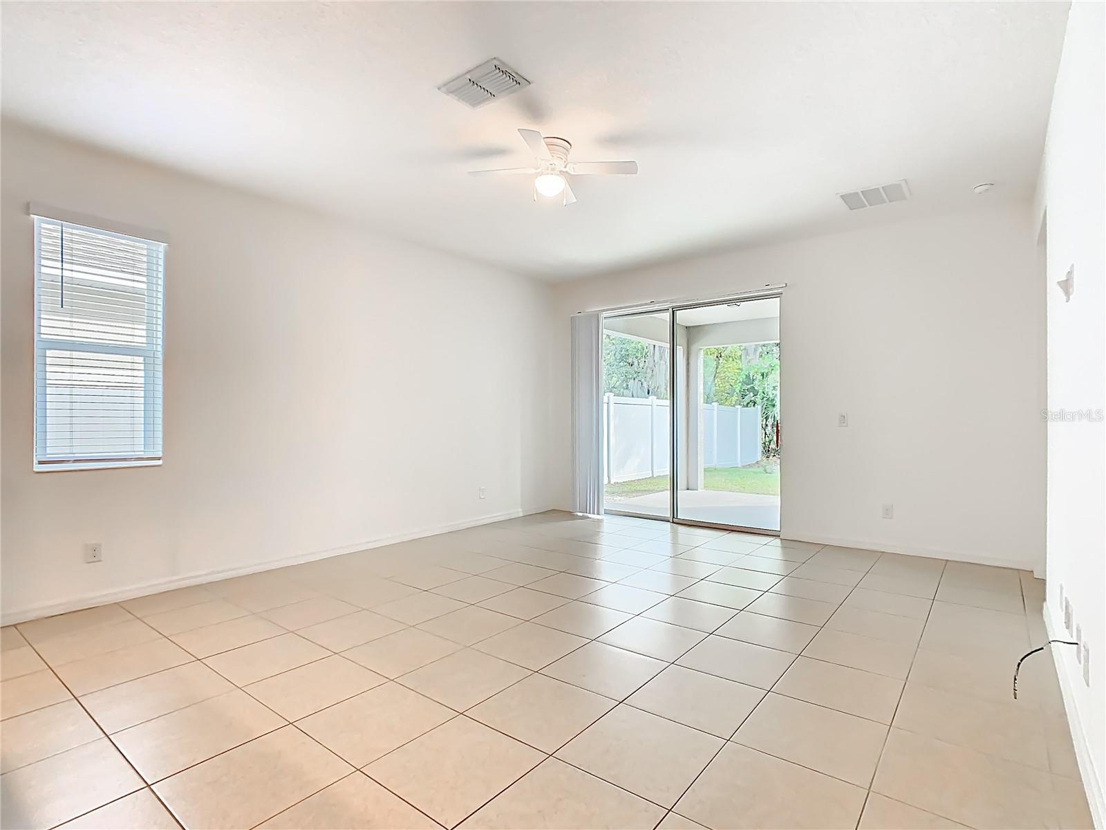 O6434753 Property Photo 15