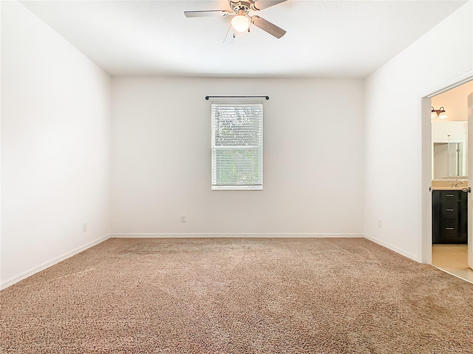 O6434753 Property Photo 20