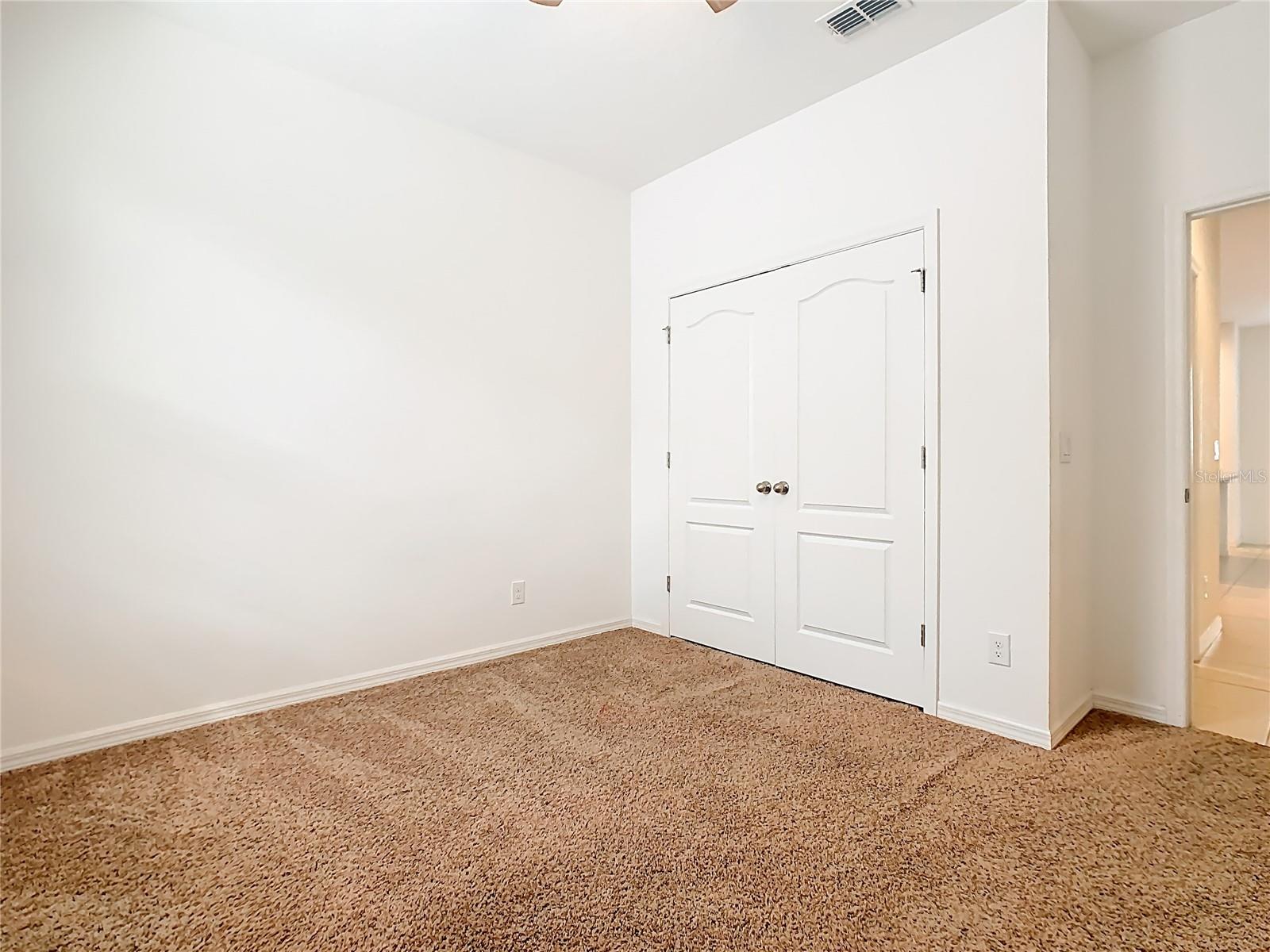 O6434753 Property Photo 28