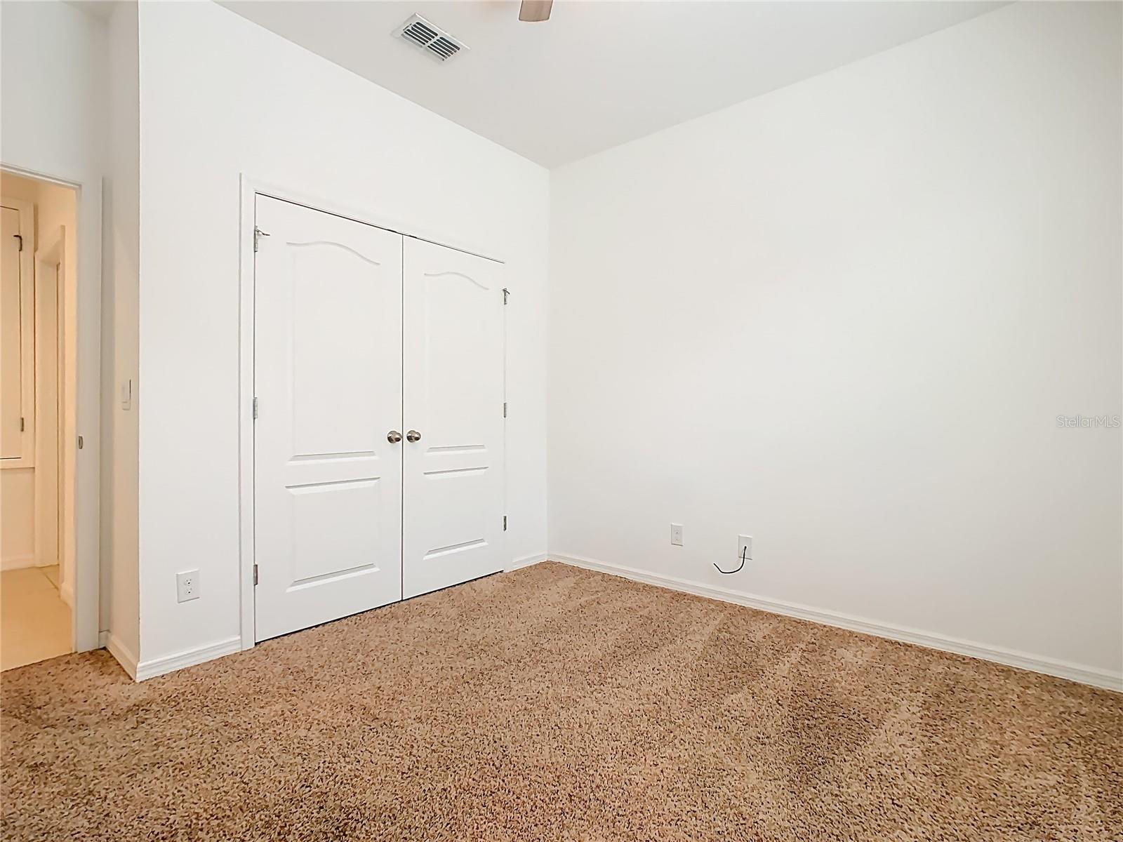 O6434753 Property Photo 30