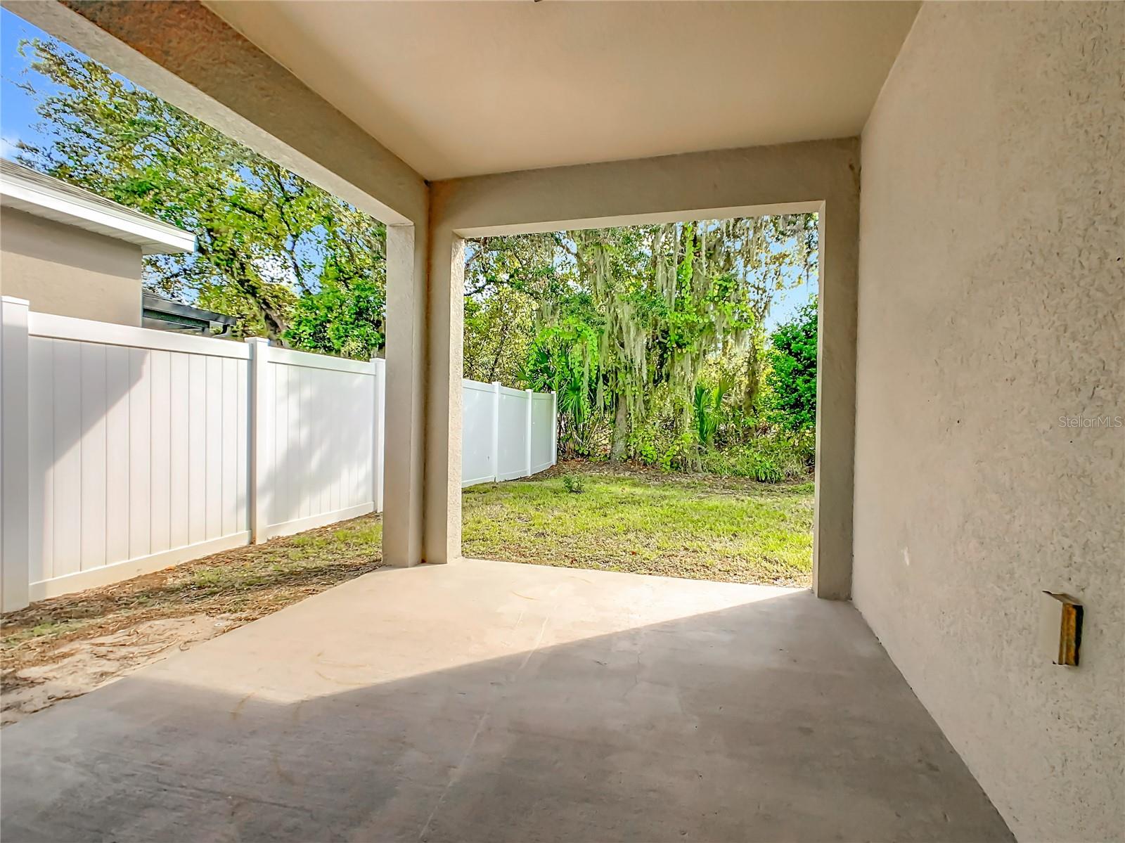 O6434753 Property Photo 36