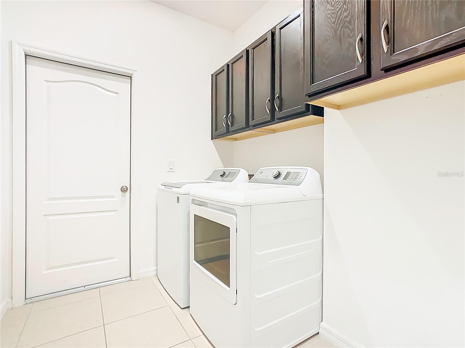O6434753 Property Photo 37