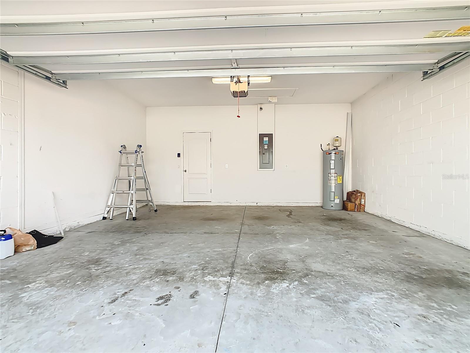 O6434753 Property Photo 38