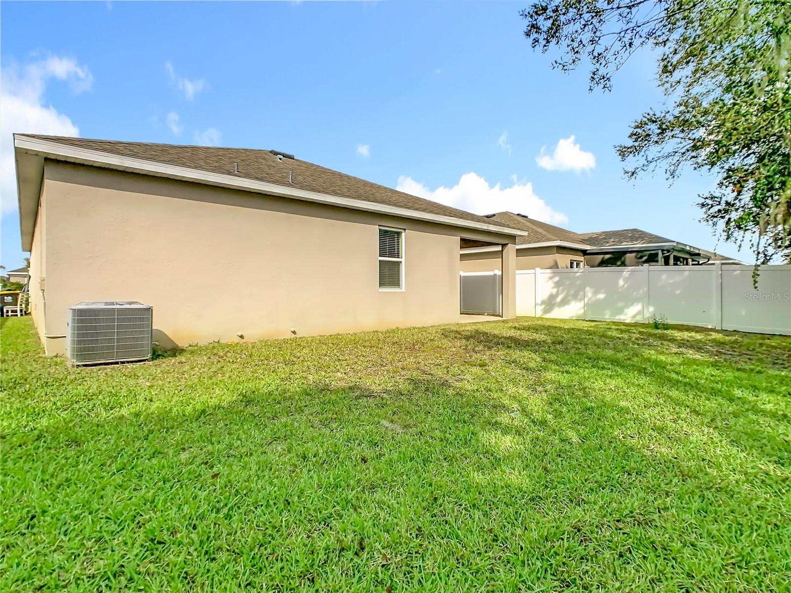O6434753 Property Photo 41