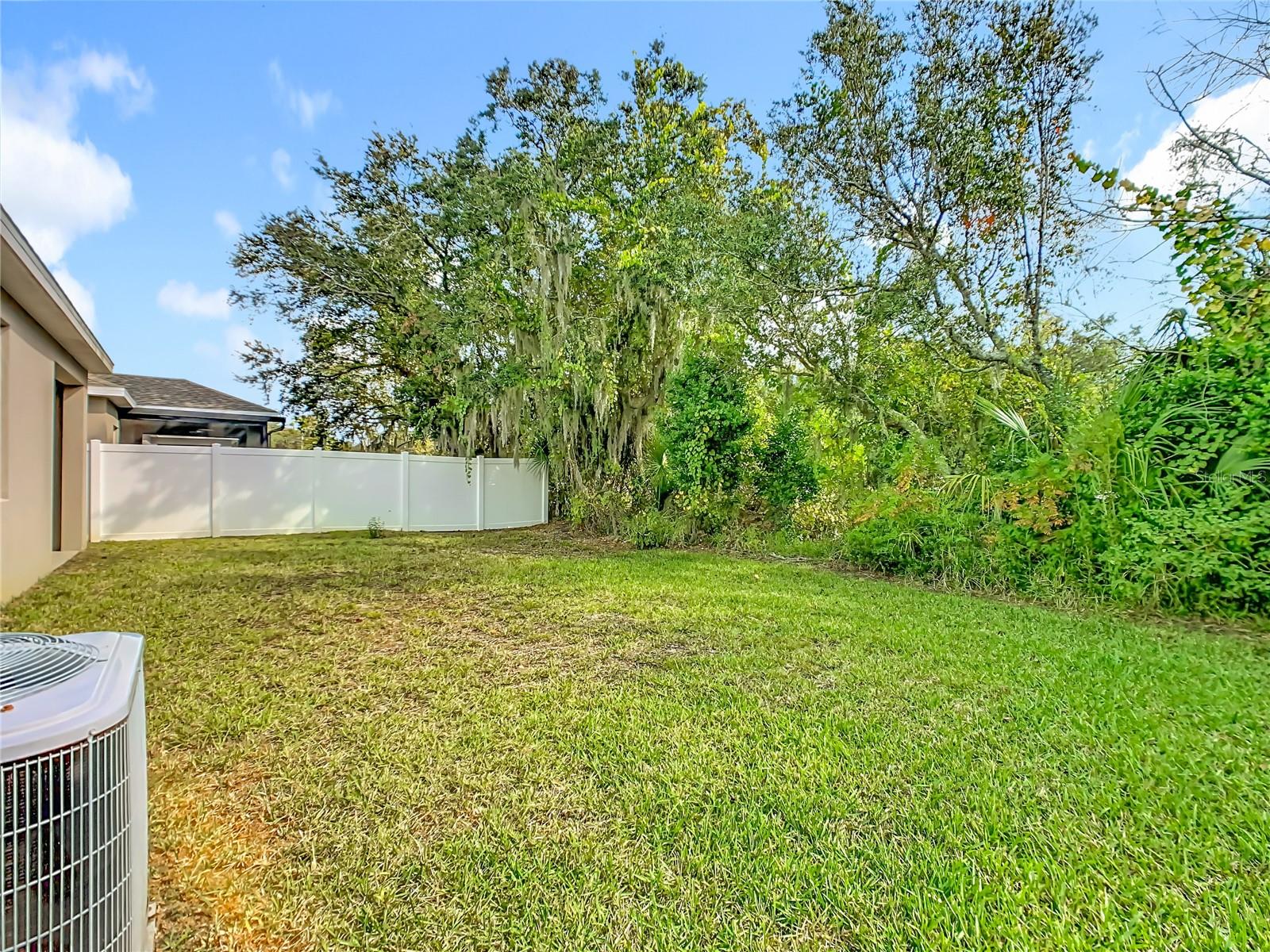 O6434753 Property Photo 42