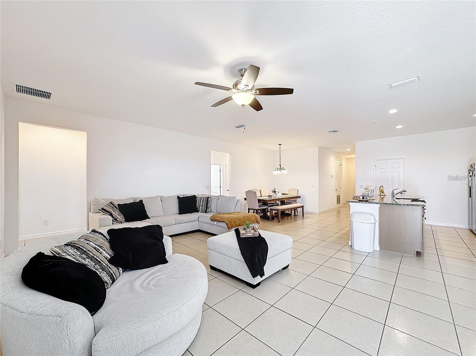 O6434754 Property Photo 6