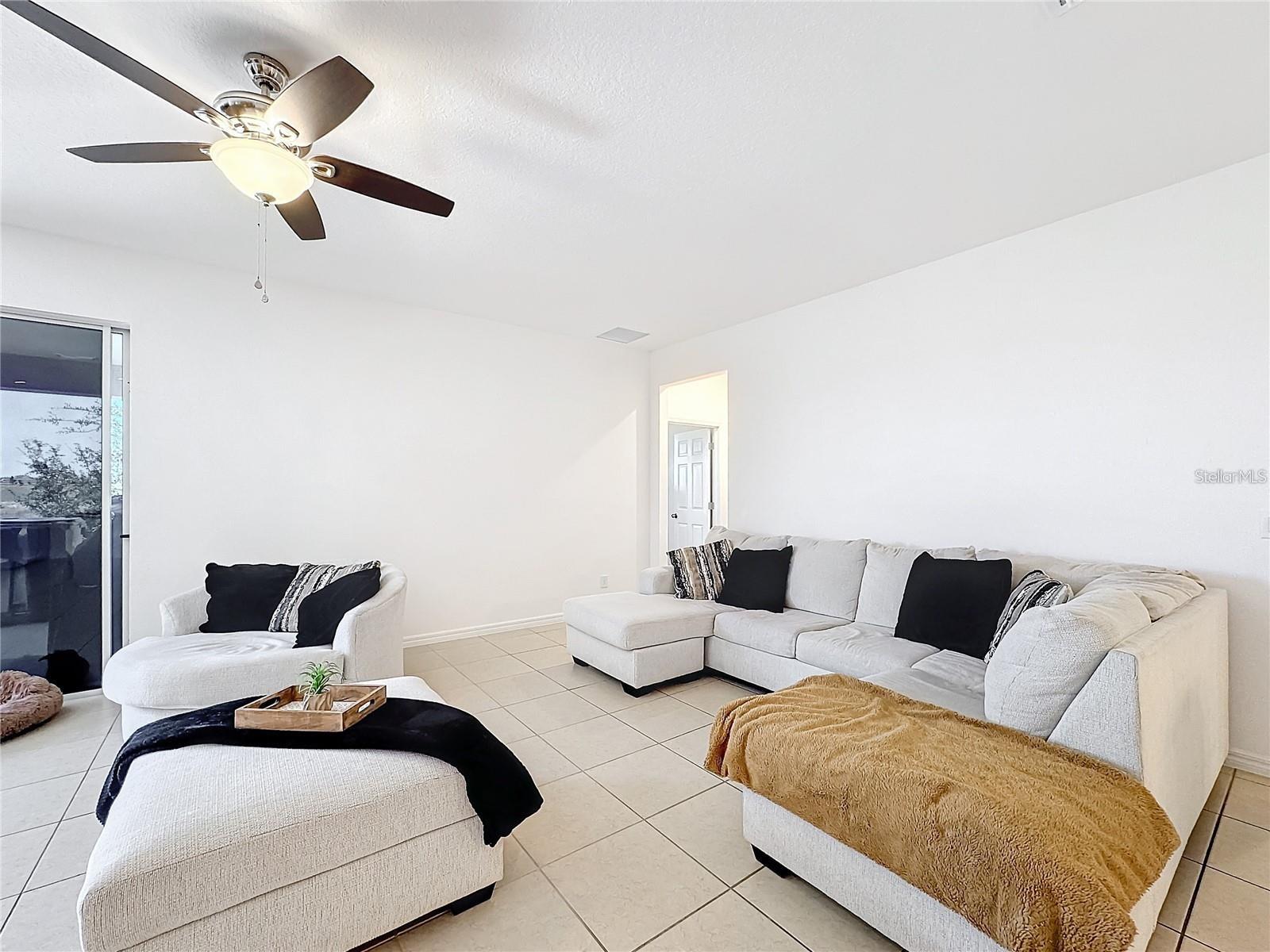 O6434754 Property Photo 8