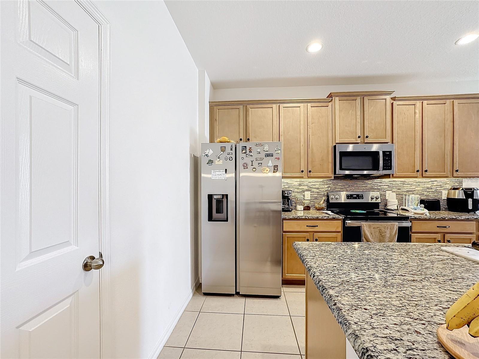 O6434754 Property Photo 11