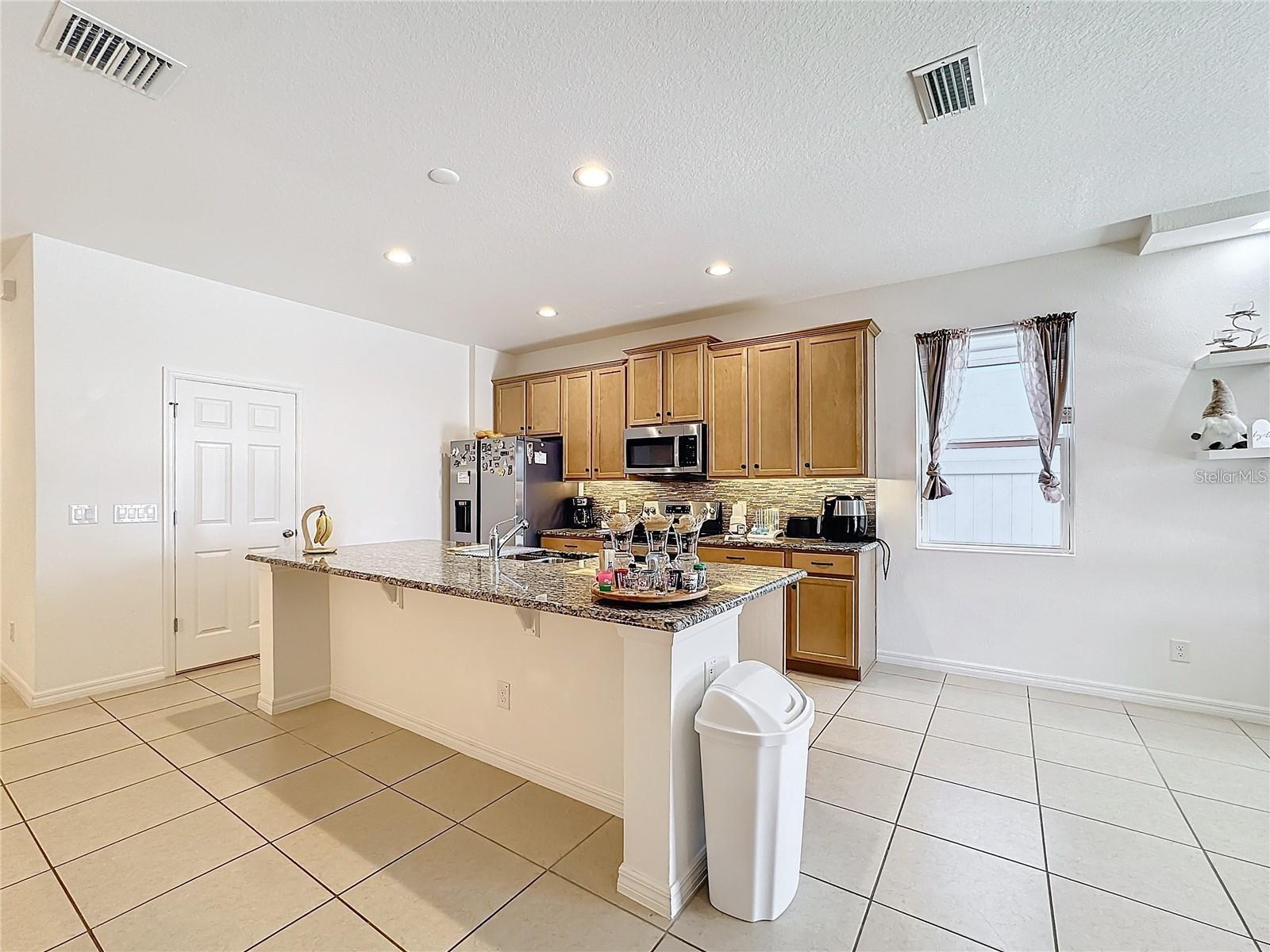 O6434754 Property Photo 12