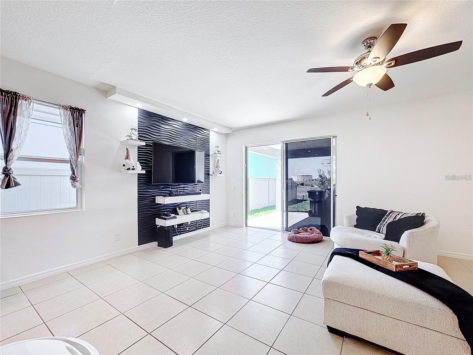 O6434754 Property Photo 15