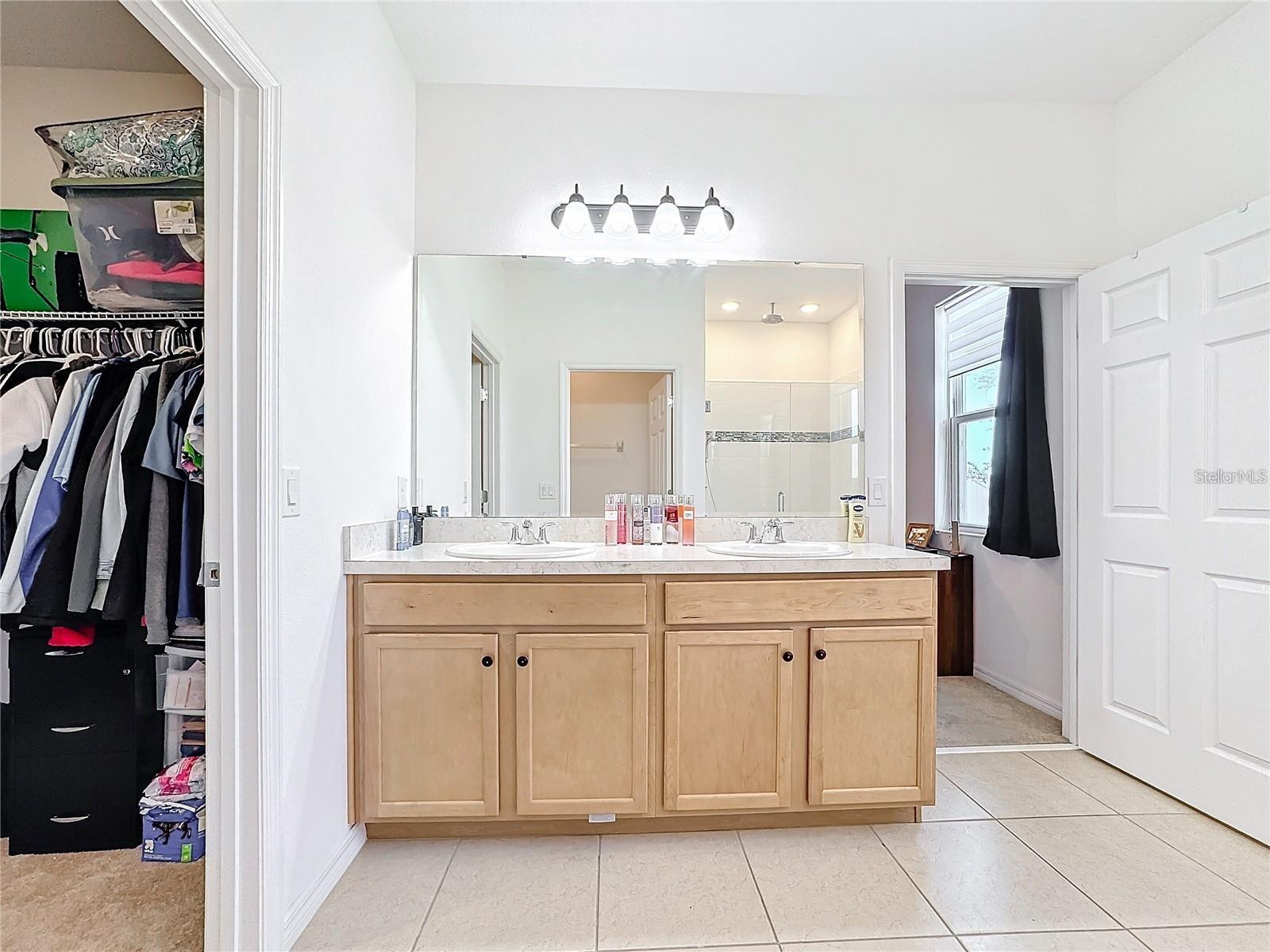 O6434754 Property Photo 19