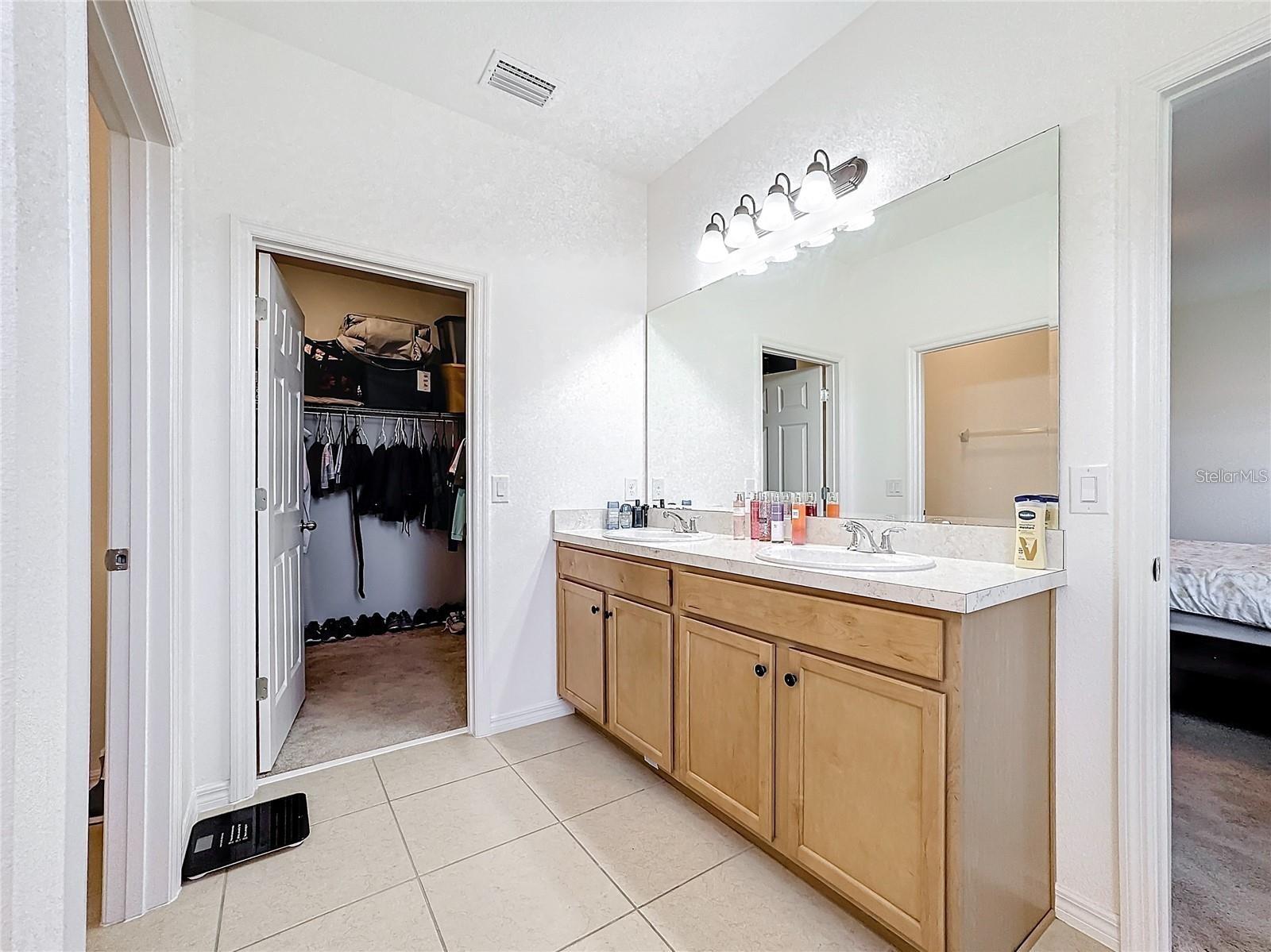 O6434754 Property Photo 21