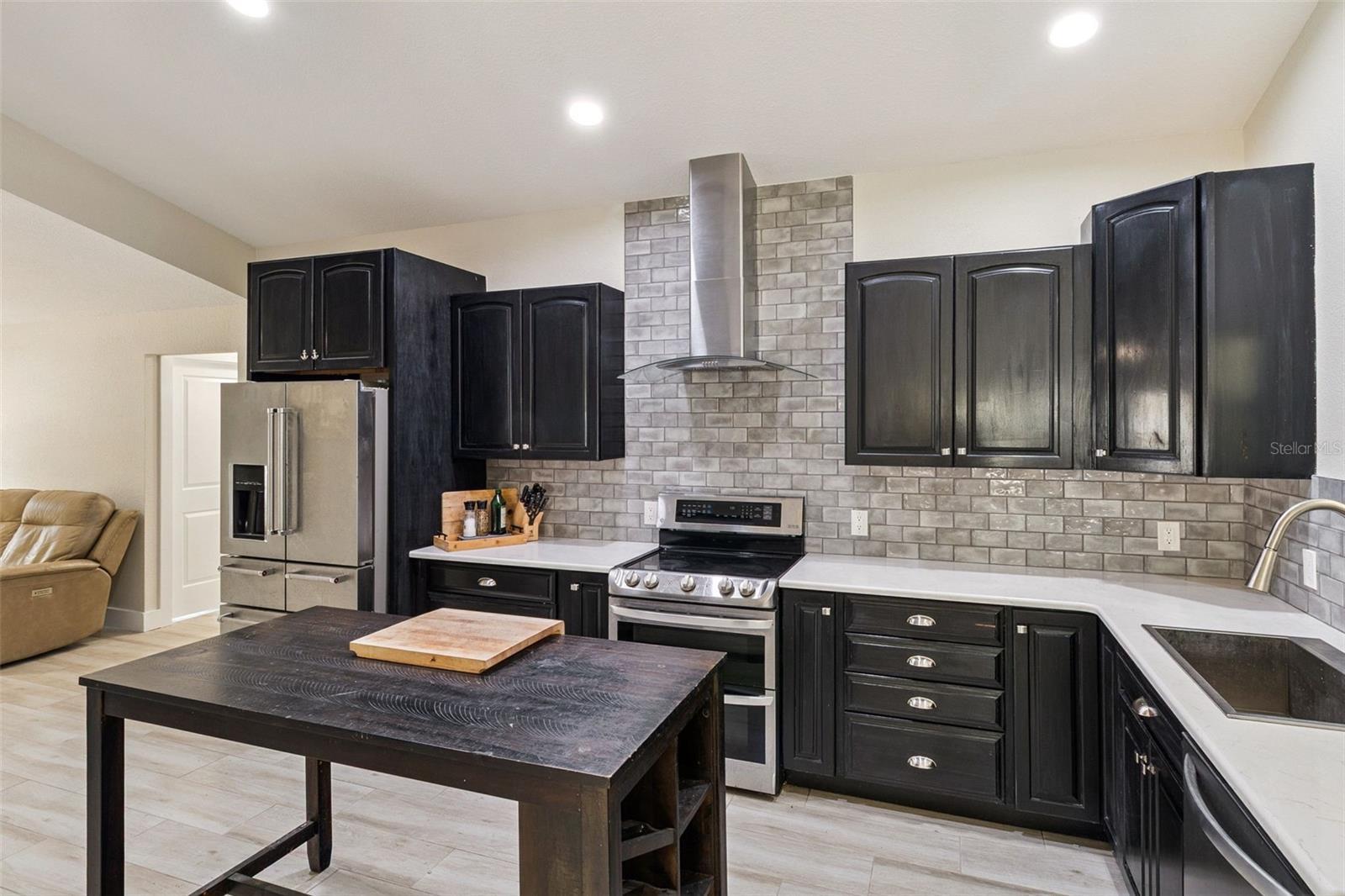 105 Tradewinds Ter Property Photo 5