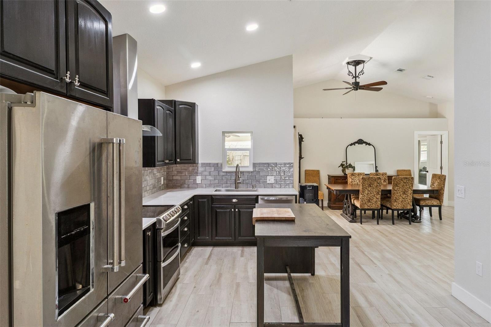 105 Tradewinds Ter Property Photo 6