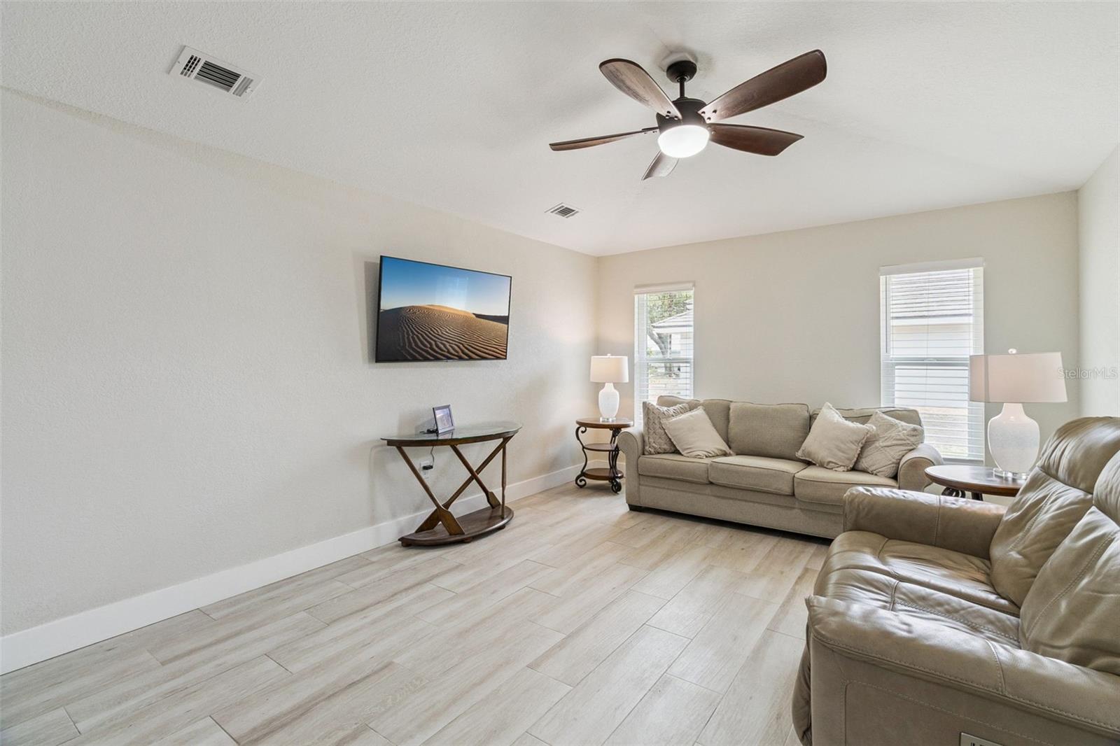 105 Tradewinds Ter Property Photo 8