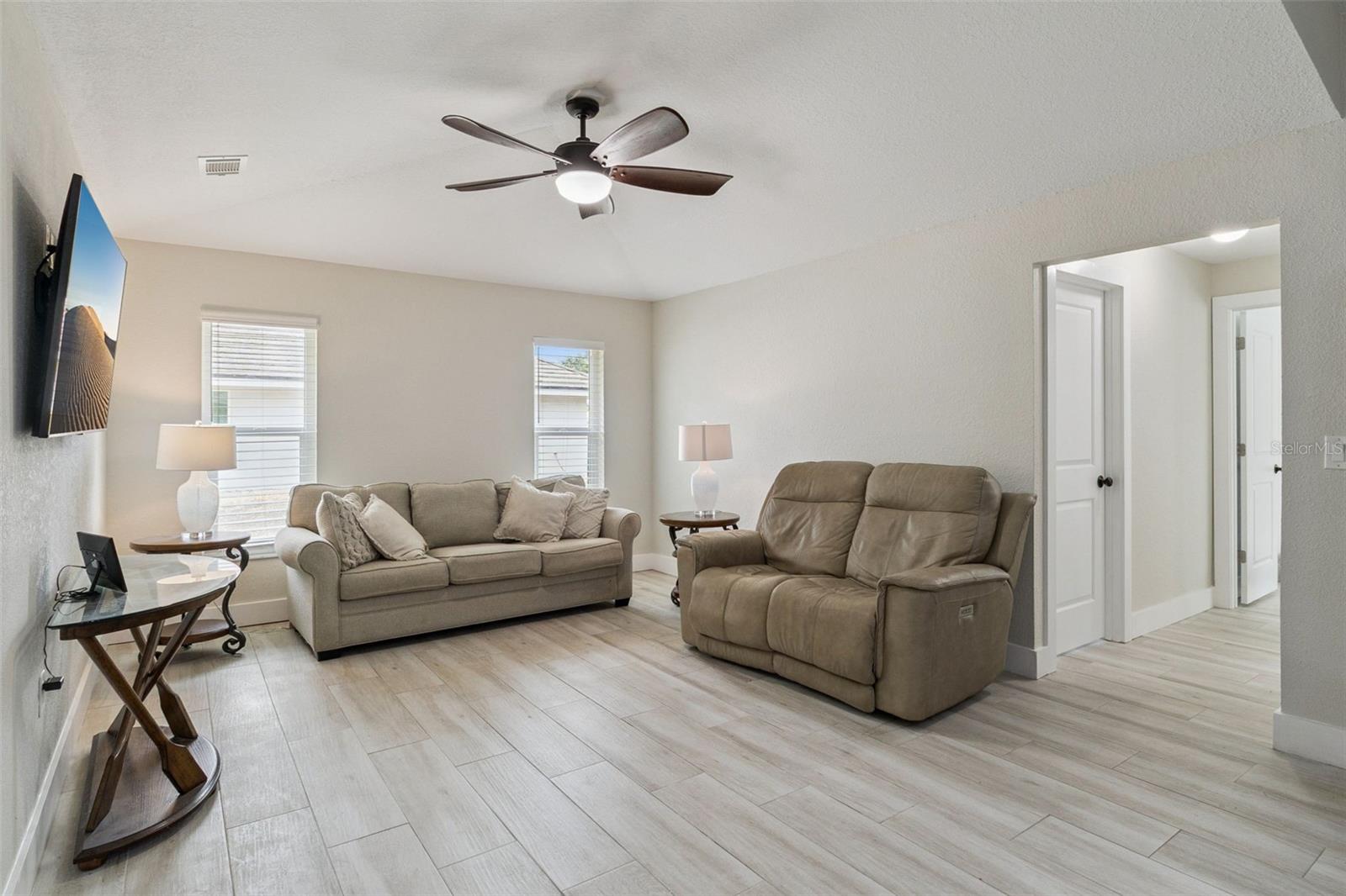 105 Tradewinds Ter Property Photo 9