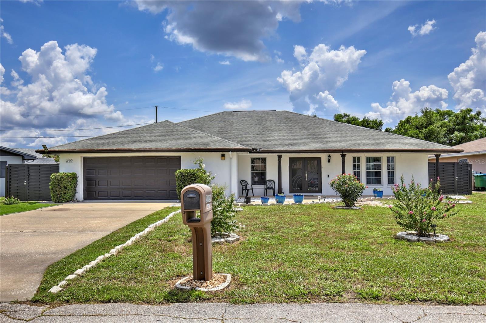1129 Madura Dr Property Photo 2