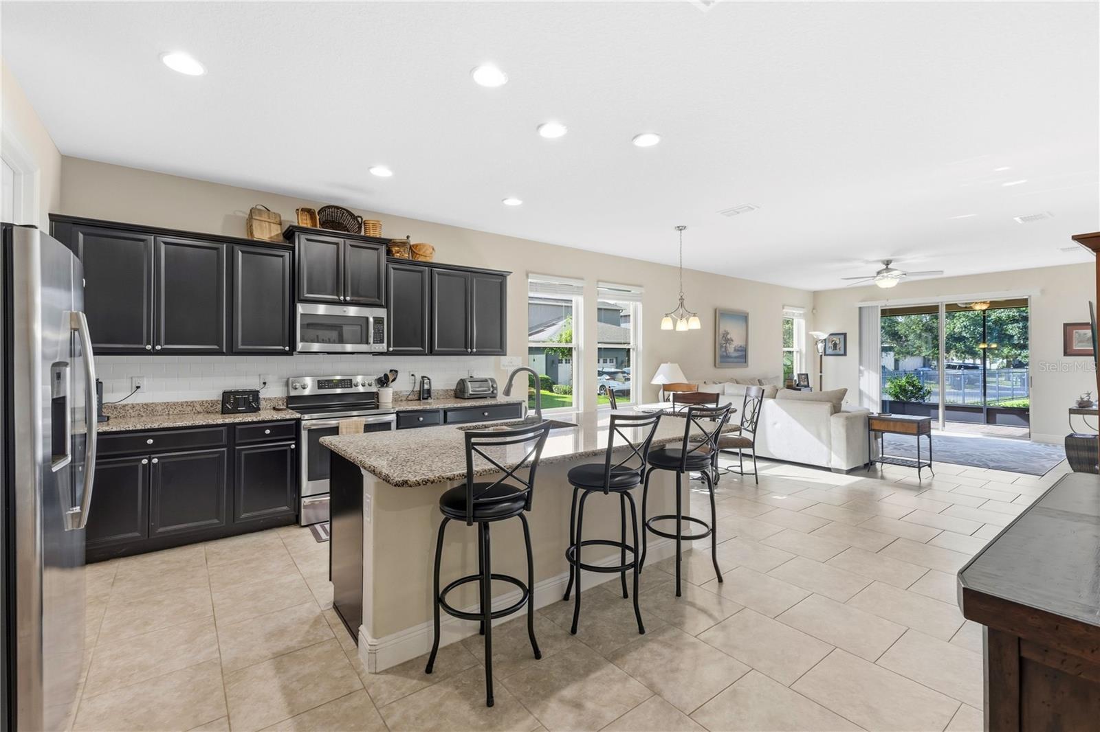 8711 Eden Cove Dr Property Photo 3