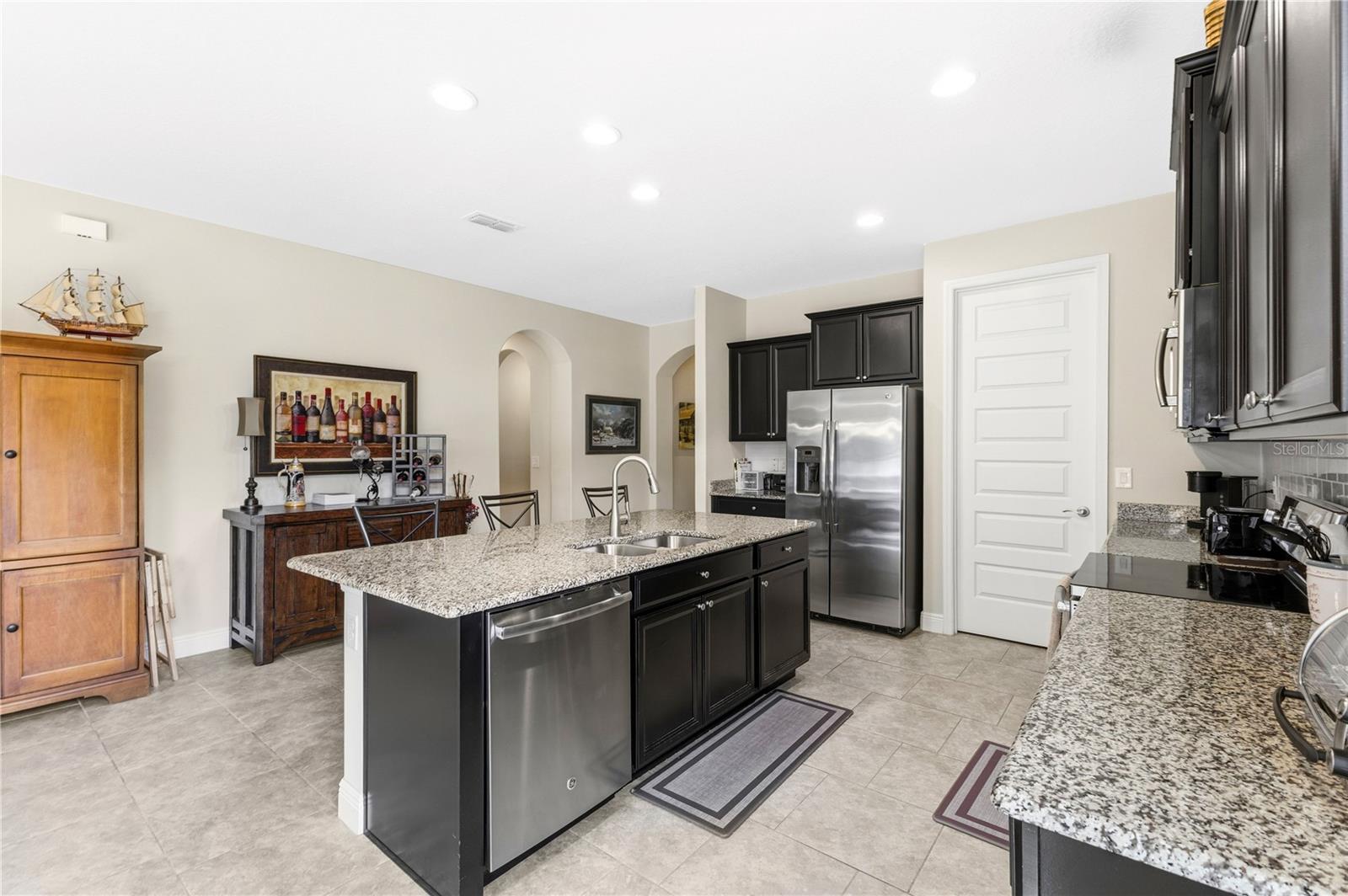 8711 Eden Cove Dr Property Photo 4