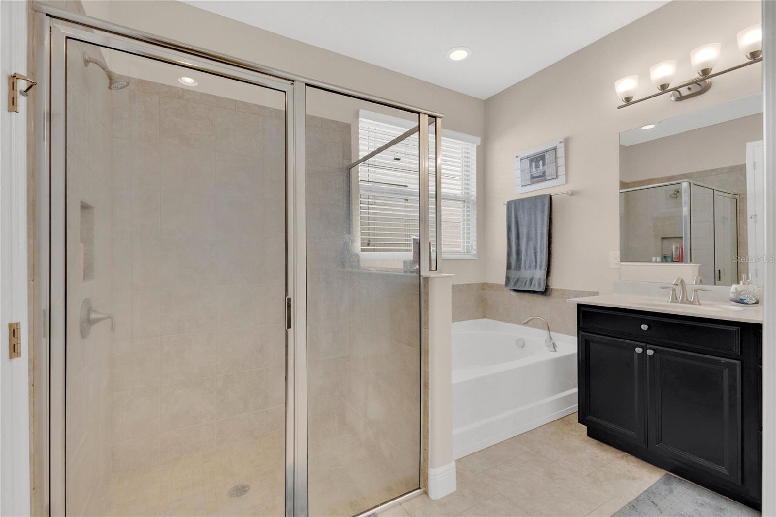 8711 Eden Cove Dr Property Photo 12