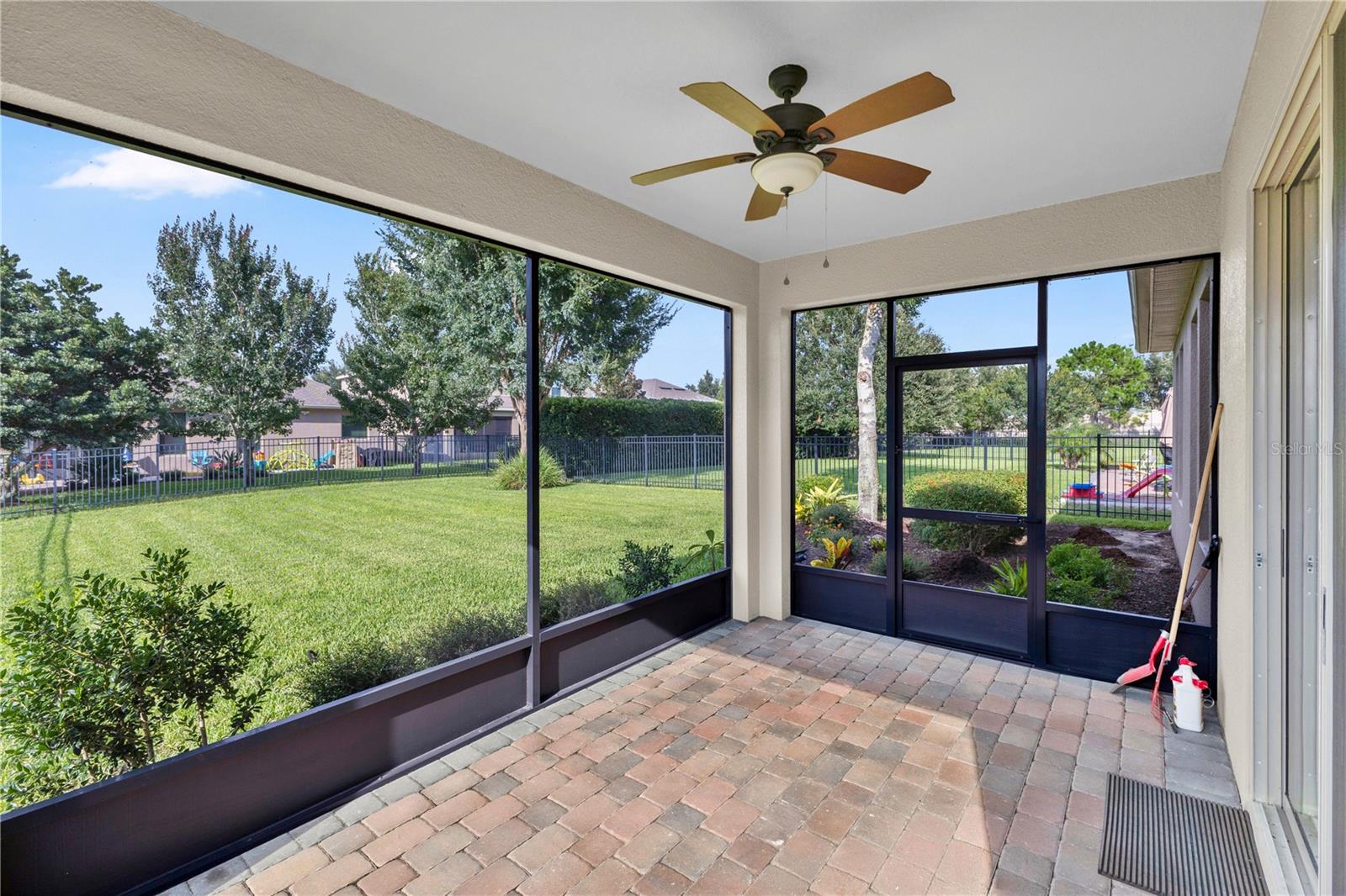 8711 Eden Cove Dr Property Photo 24