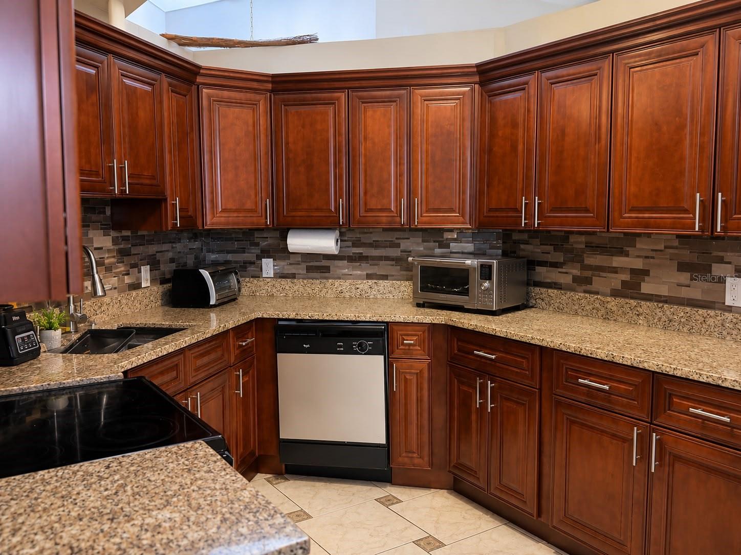 1013 Mayfair Pl Property Photo 6