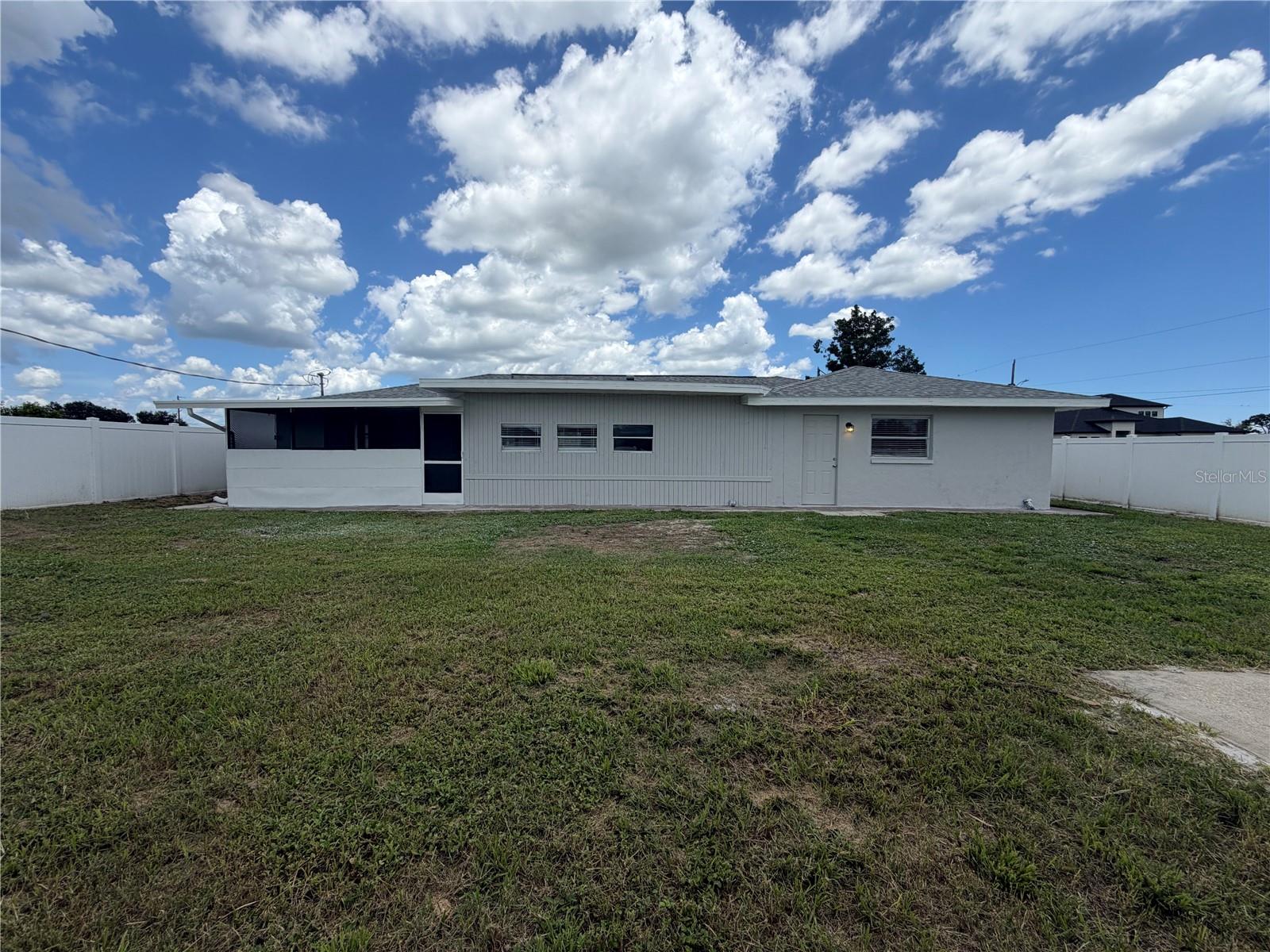 124 San Benito Ave Property Photo 5