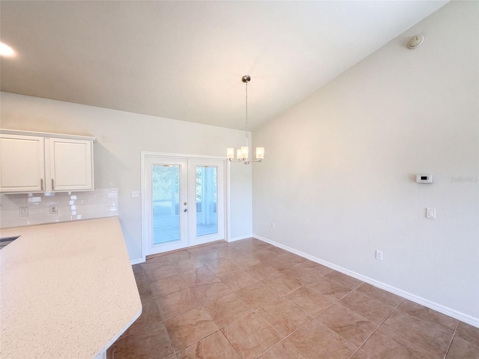 2925 N Lowell Rd Property Photo 10