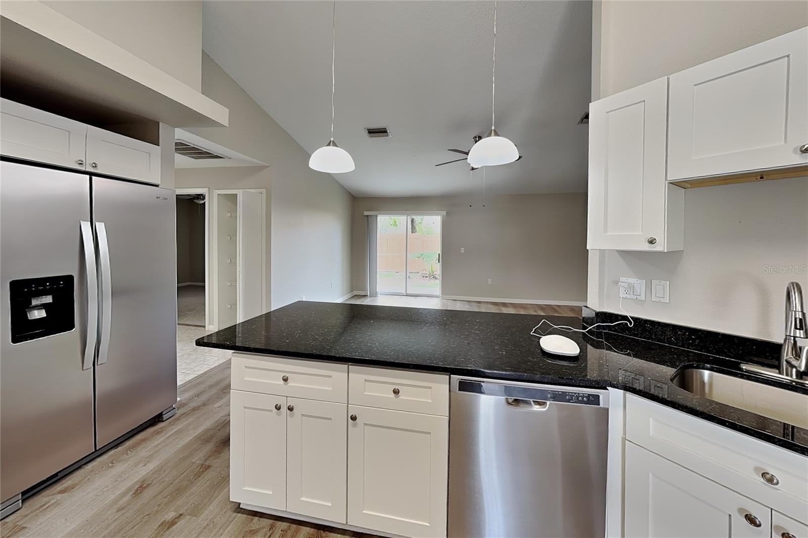 O6434820 Property Photo 4