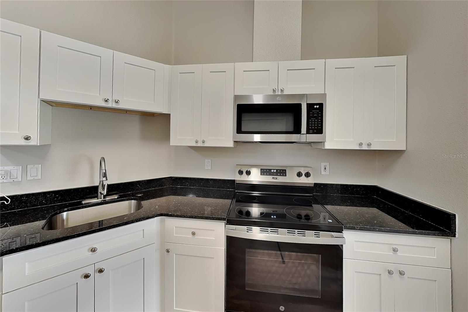 O6434820 Property Photo 5