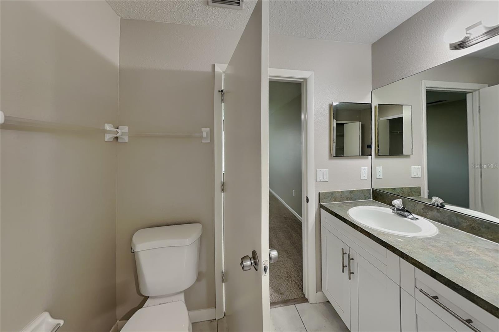 O6434820 Property Photo 7