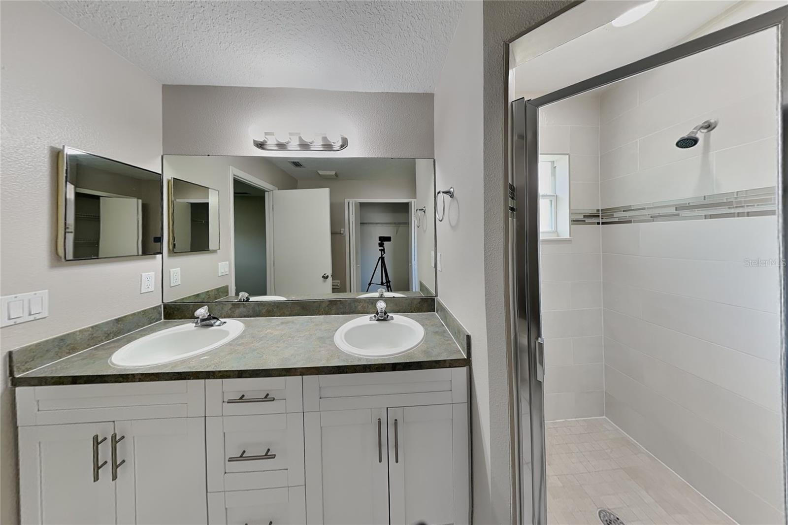O6434820 Property Photo 8