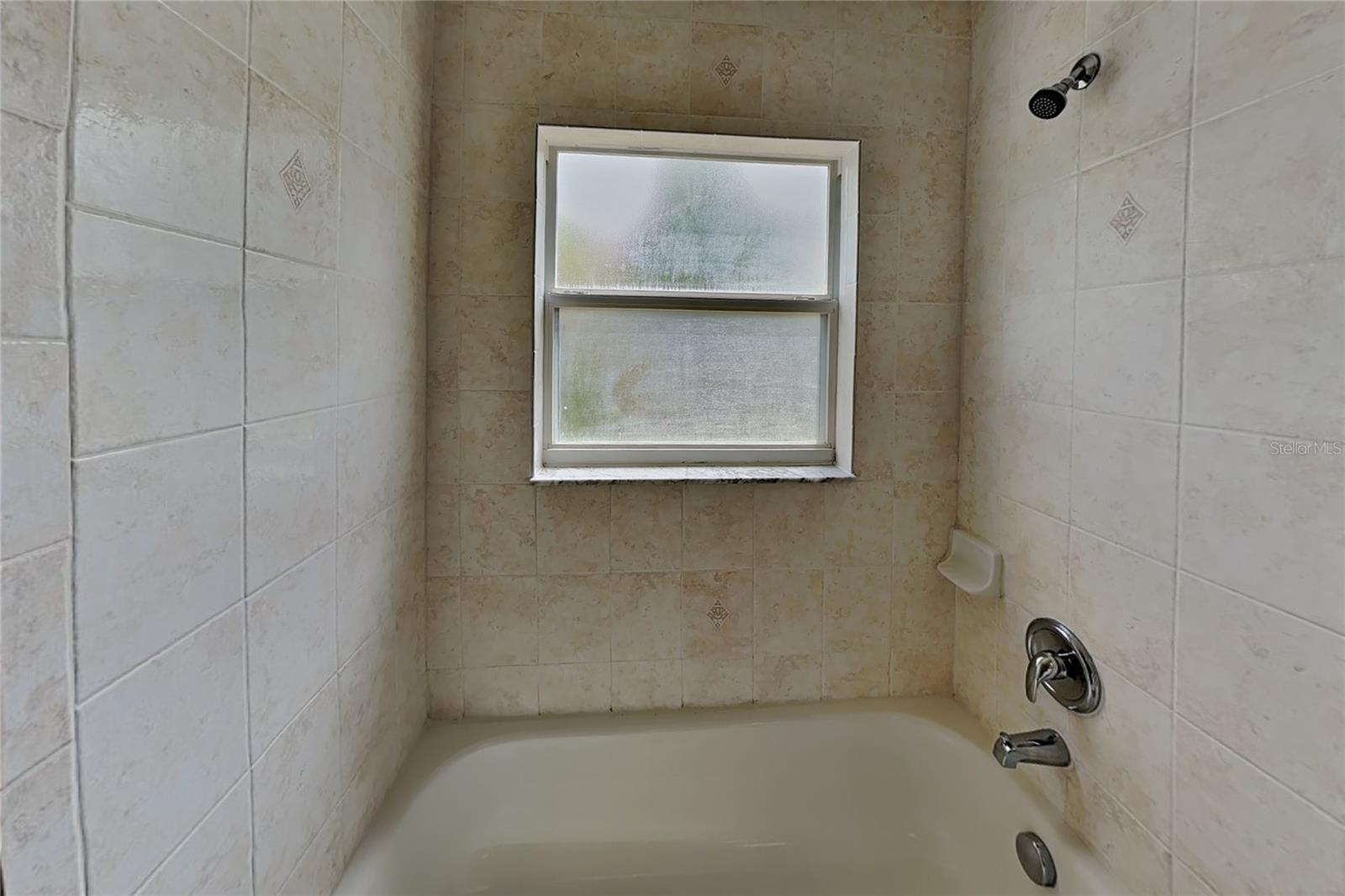 O6434820 Property Photo 13
