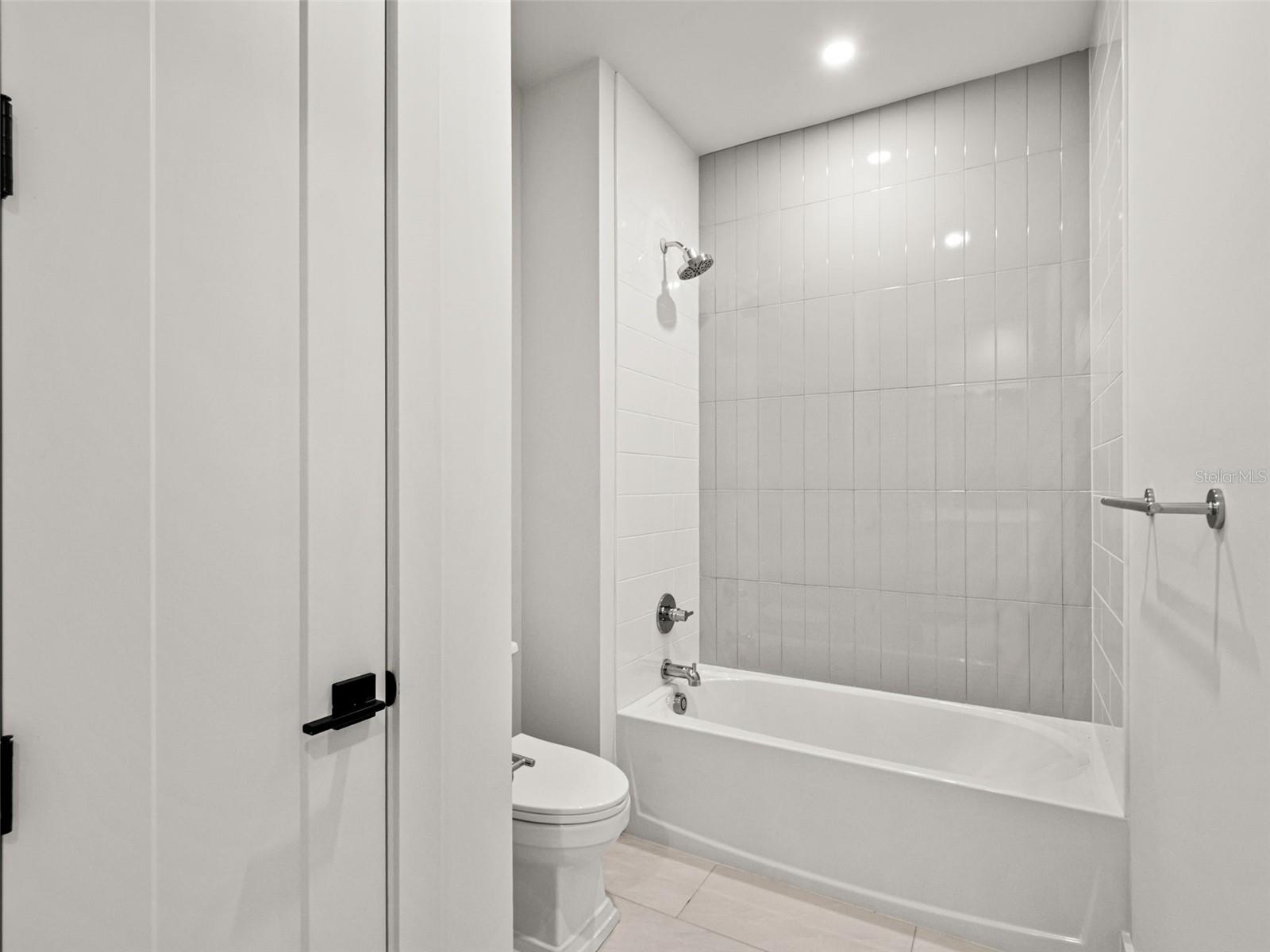 1320 Cloverlawn Ave Property Photo 40