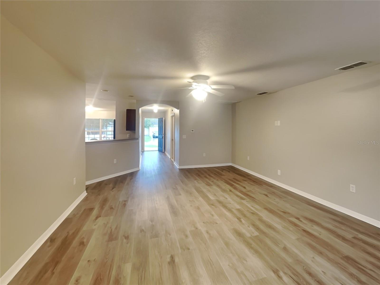 O6434829 Property Photo 2