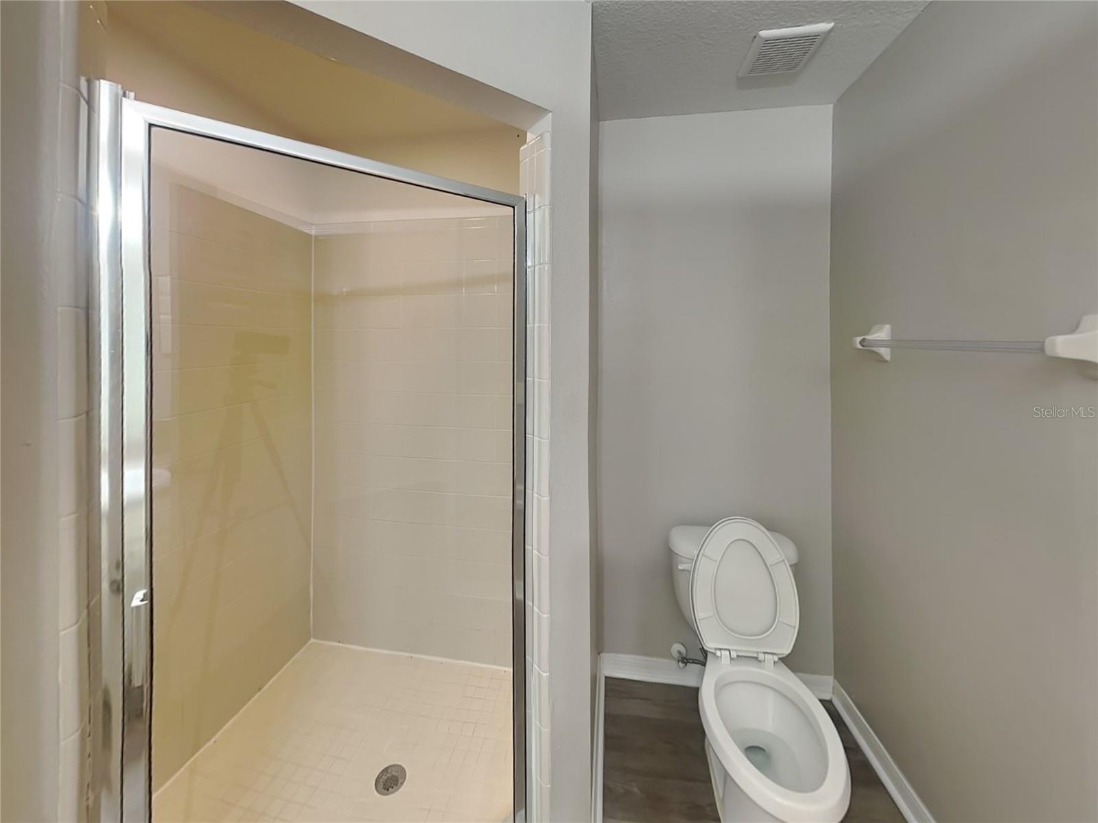 O6434829 Property Photo 8