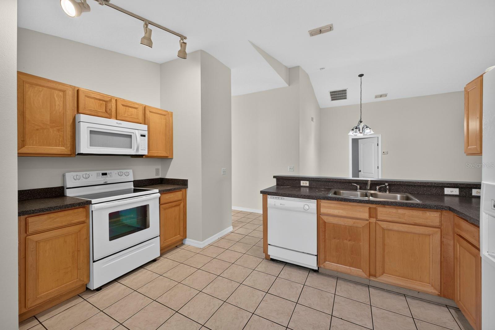 839 Sandy Ridge Dr Property Photo 4