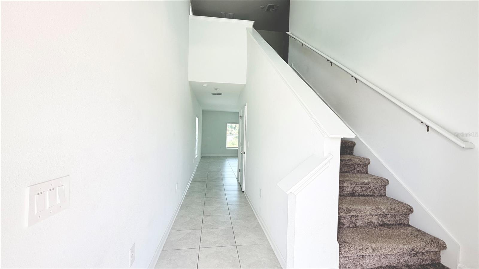1033 Waterfall Blvd Property Photo 2