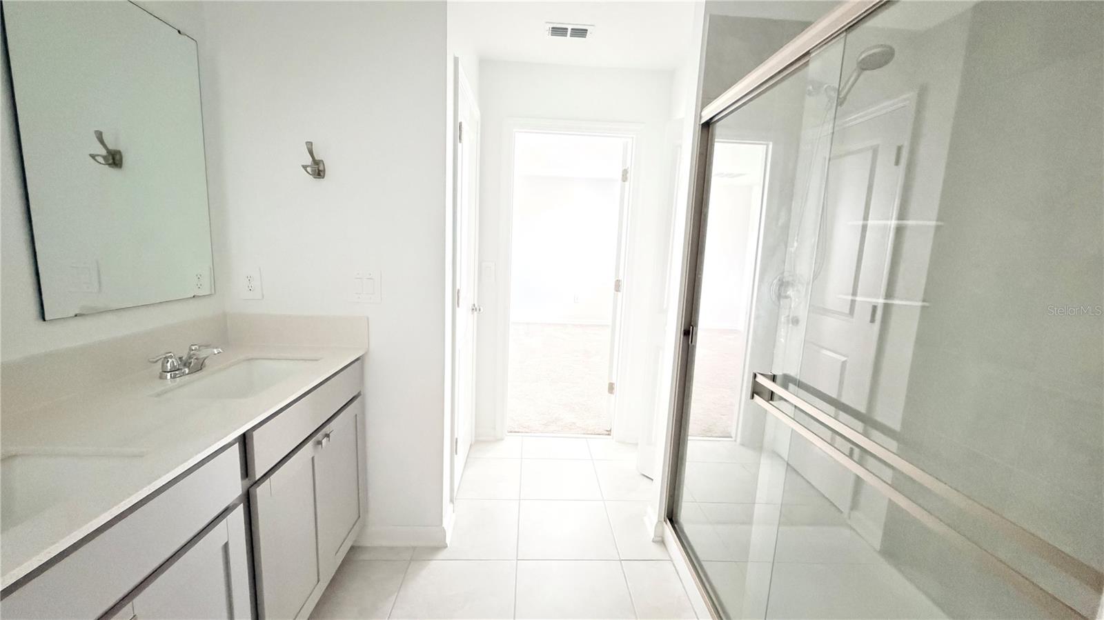 1033 Waterfall Blvd Property Photo 23