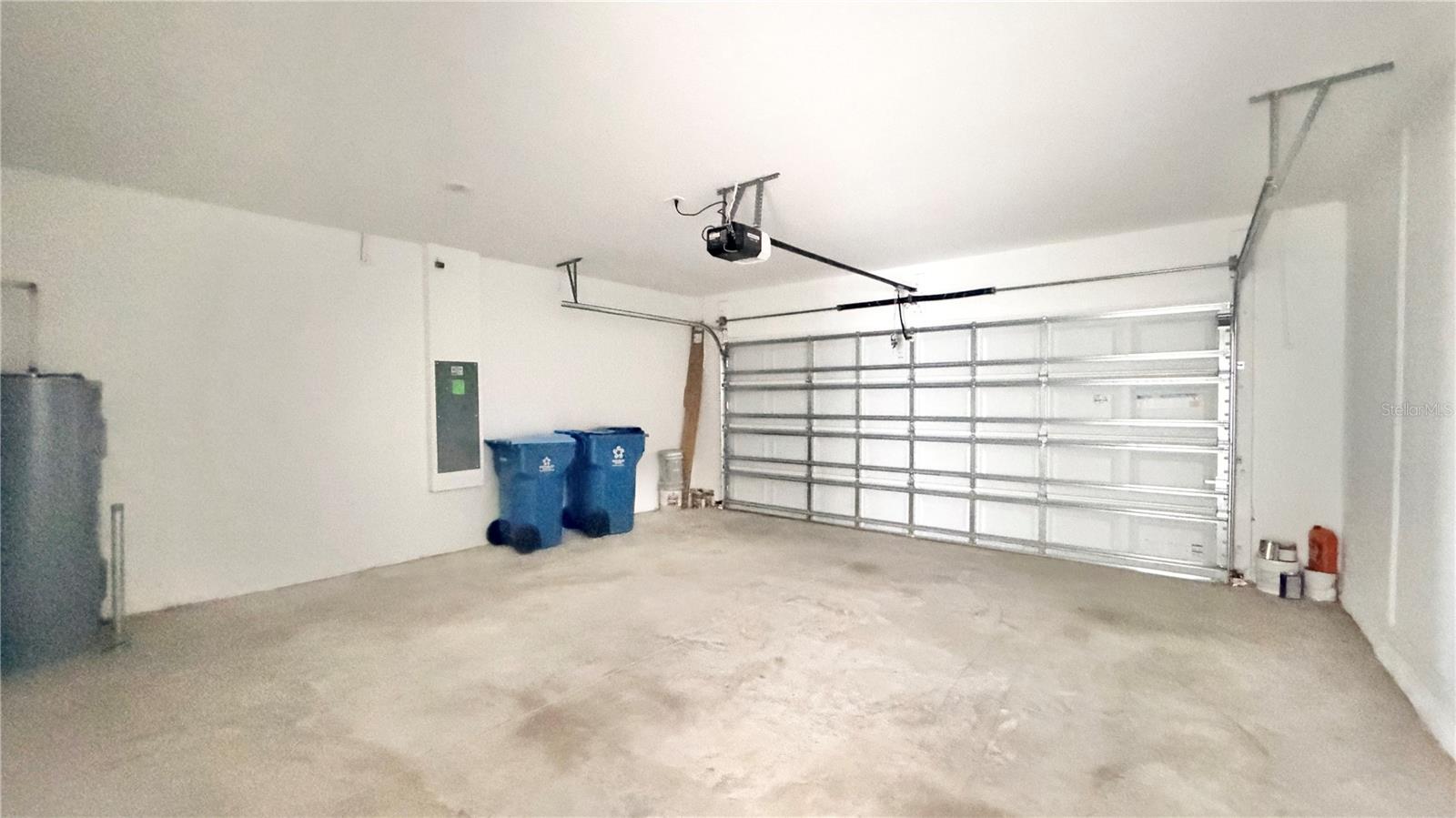 1033 Waterfall Blvd Property Photo 37