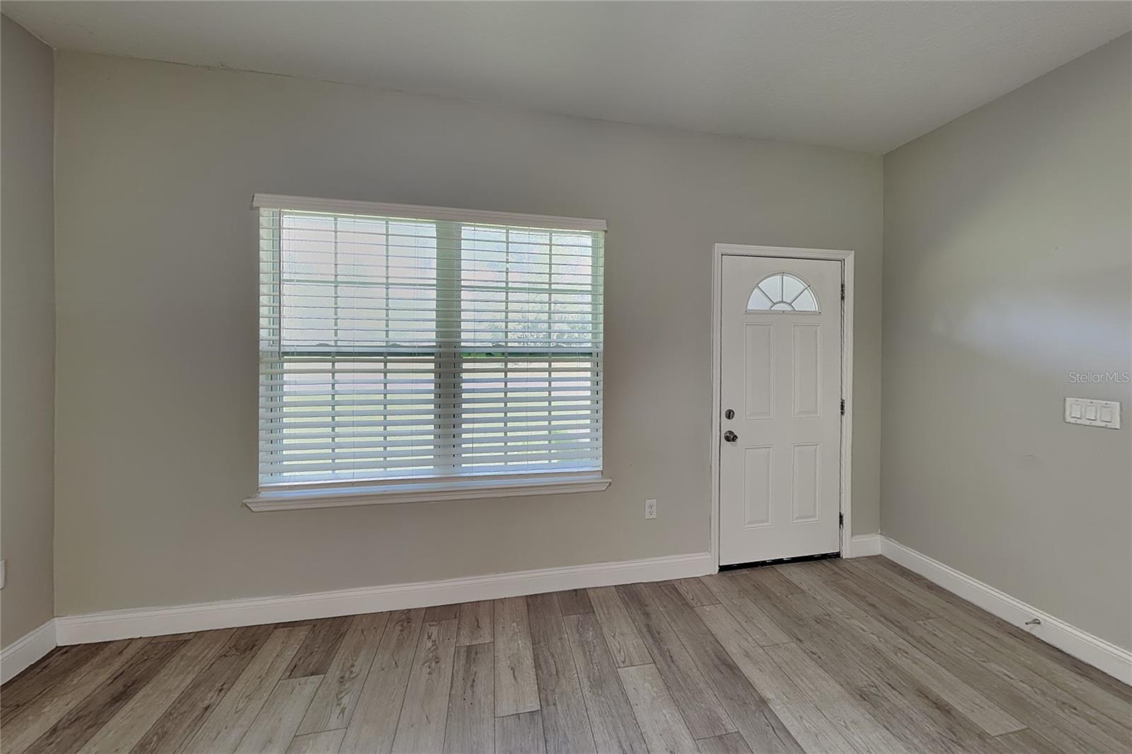 3212 W Marie Dr Property Photo 2